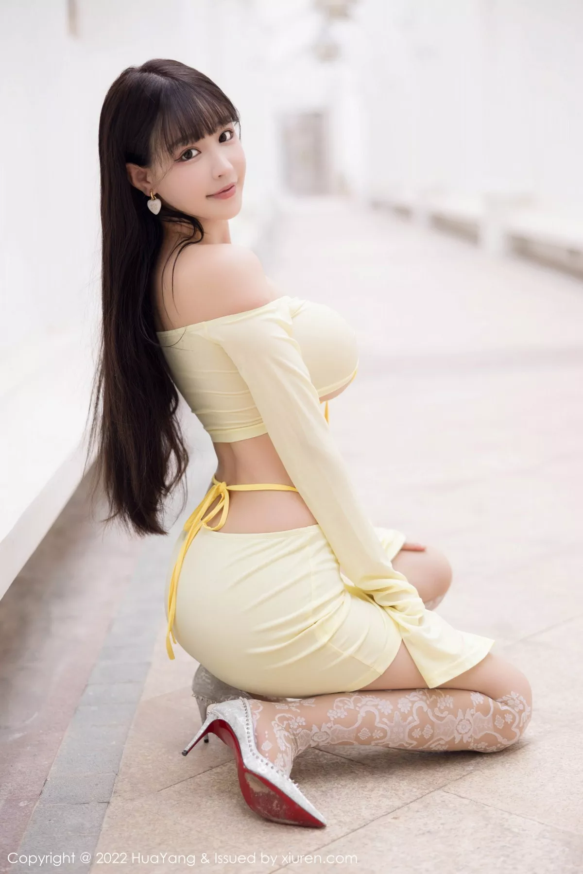 秀人集.com_[HuaYang花漾]Vol.522_女神朱可儿Flora性感淡黄色轻透服配超薄无内肉丝惹火诱惑写真60P