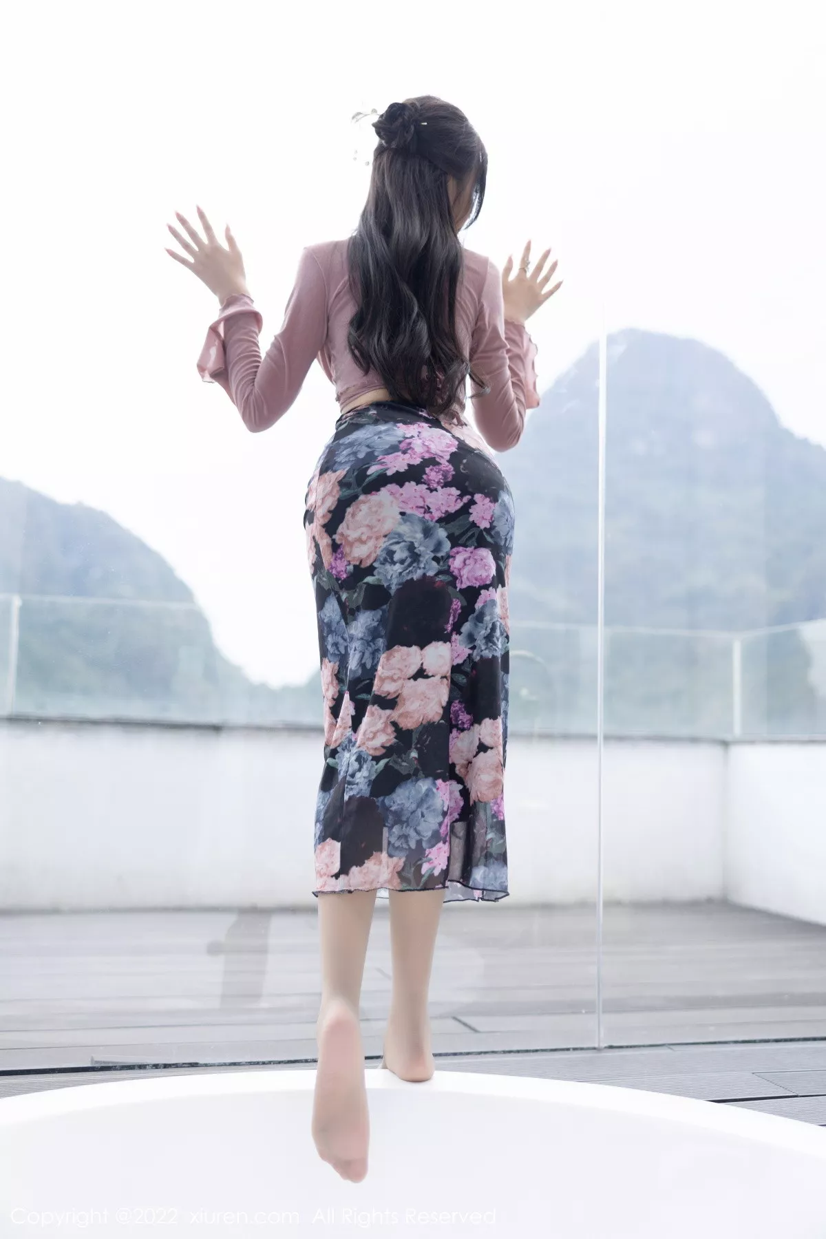 秀人集.com_[XiuRen秀人网]No.5985_女神王馨瑶yanni粉灰色上衣配花色长裙露蕾丝内衣撩人诱惑写真82P