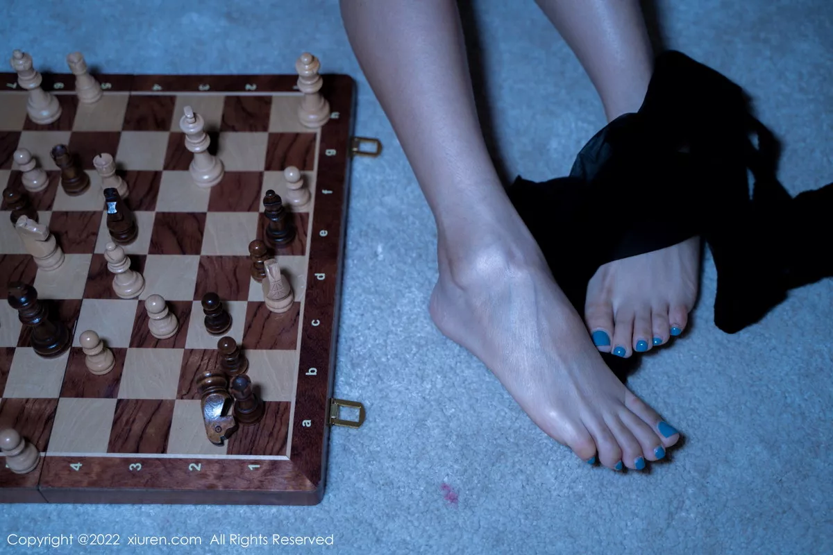 秀人集.com_[XiuRen秀人网]No.5988_模特雅雯私房性感白色露肩服饰露黑色蕾丝内衣魅惑黑丝迷人写真65P