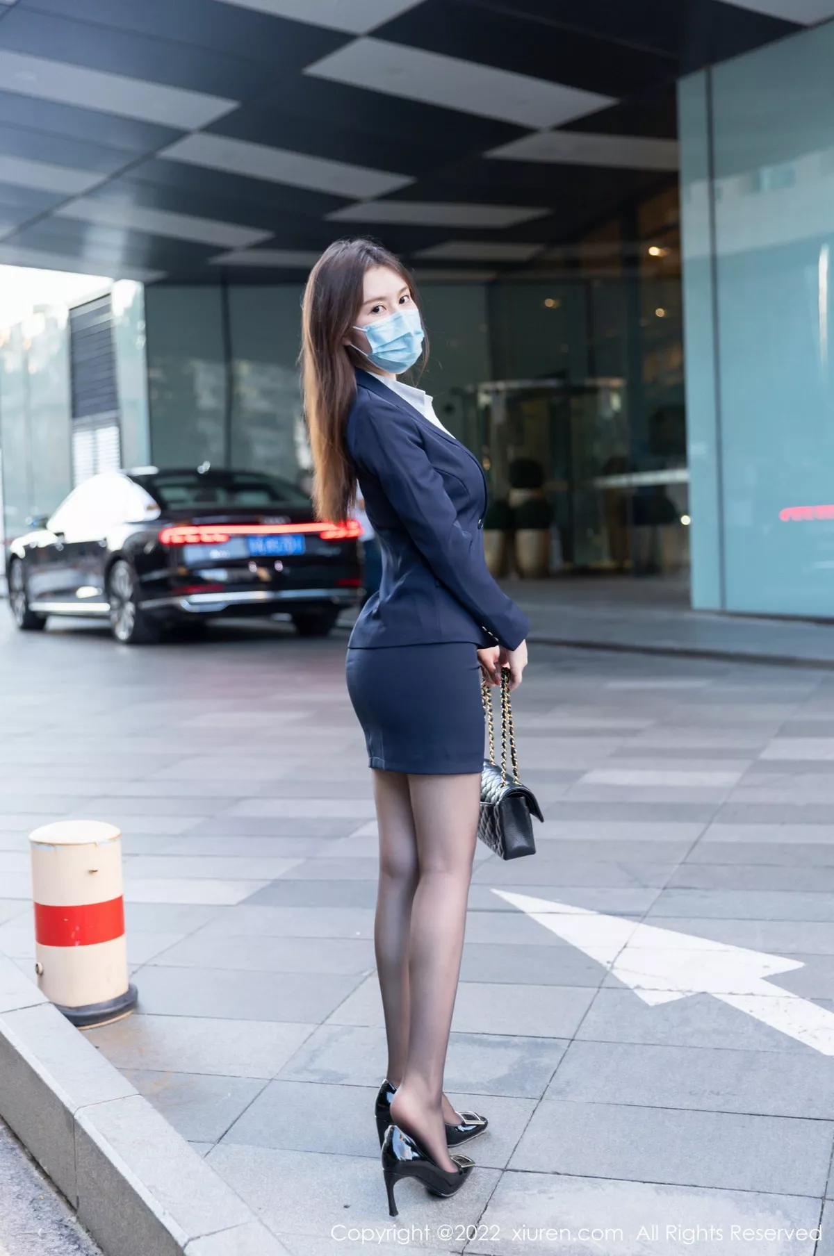 秀人集.com_[XiuRen秀人网]No.5993_模特吴雪瑶脱OL制服露白色蕾丝内衣配无内黑丝秀翘臀诱惑写真60P