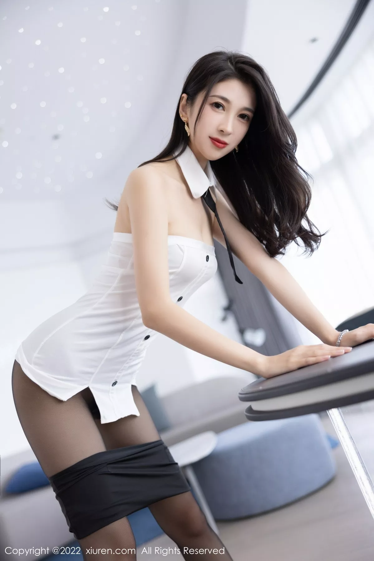 秀人集.com_[XiuRen秀人网]No.5995_模特林乐一白色露肩衣配黑短裙露超薄黑丝秀曼妙身姿诱惑写真88P