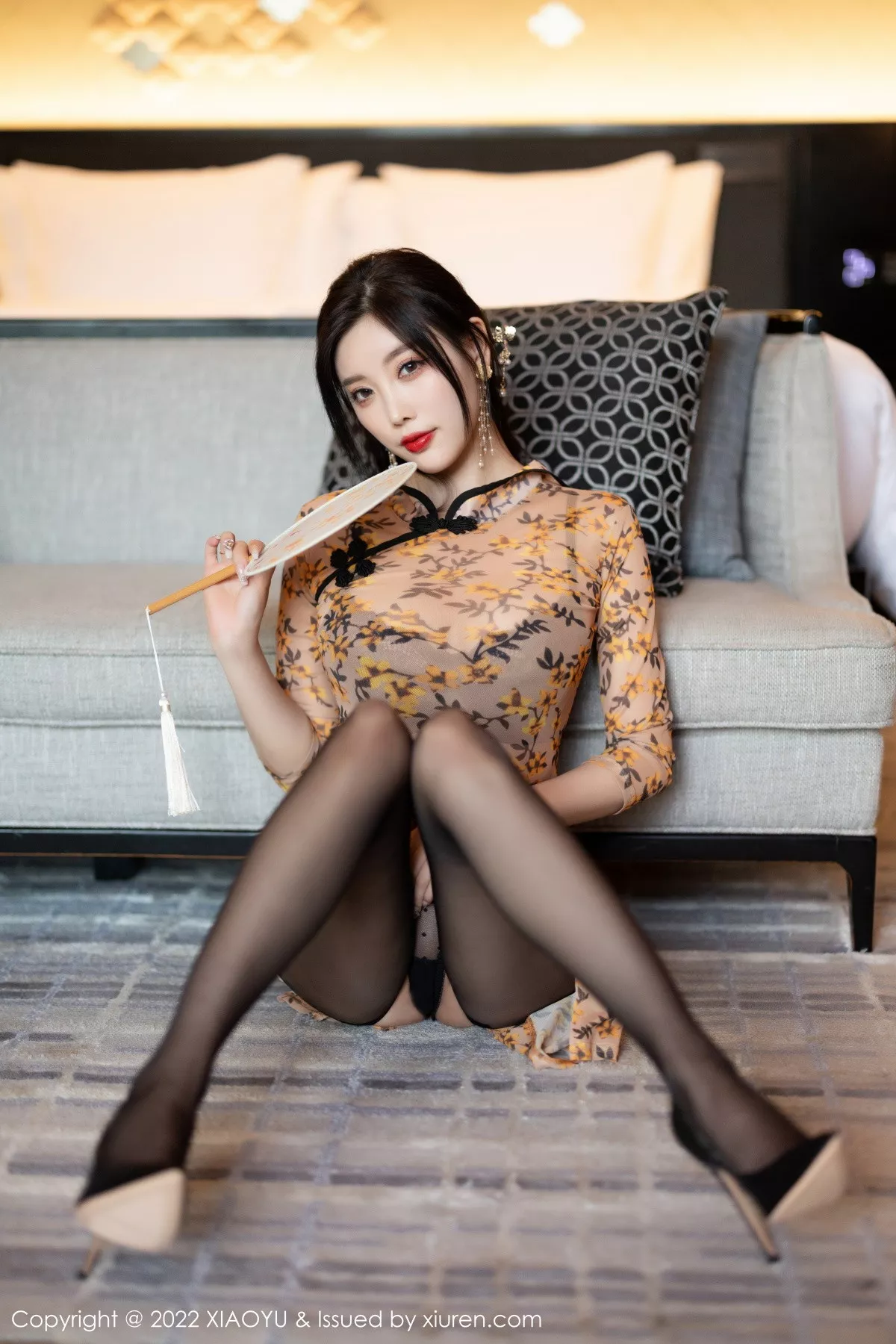 秀人集.com_[XiaoYu画语界]Vol.927_女神杨晨晨Yome脱轻透旗袍露黑色蕾丝内衣配开档黑丝诱惑写真88P