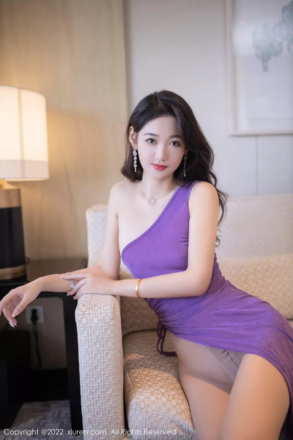 秀人集.com_[XiuRen秀人网]No.6017_模特唐安琪性感紫色露肩长裙半撩露超薄无内肉丝惹火诱惑写真80P