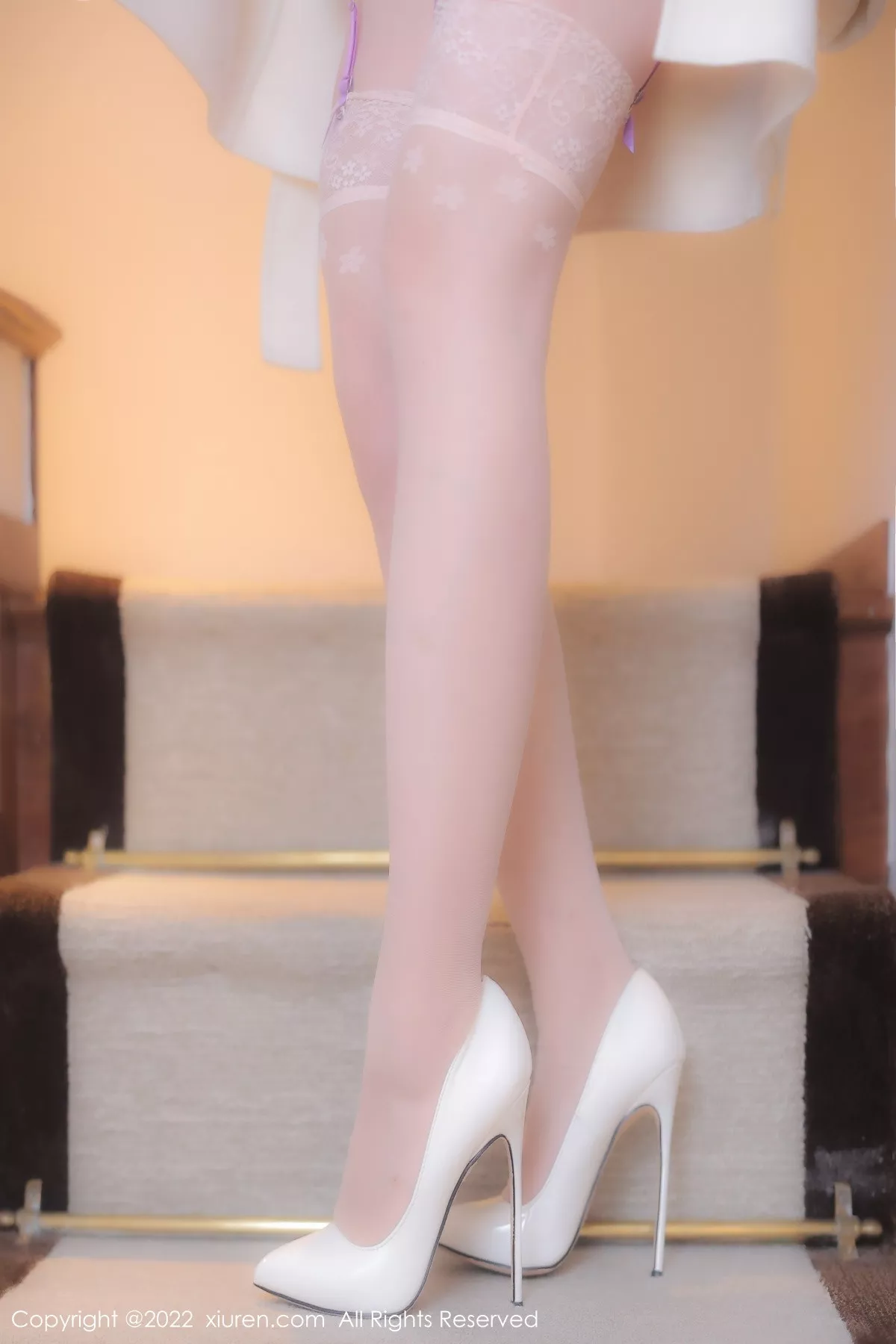 秀人集.com_[XiuRen秀人网]No.6016_模特白茹雪玫红色蕾丝情趣内衣配白丝吊袜秀惹火身材诱惑写真44P