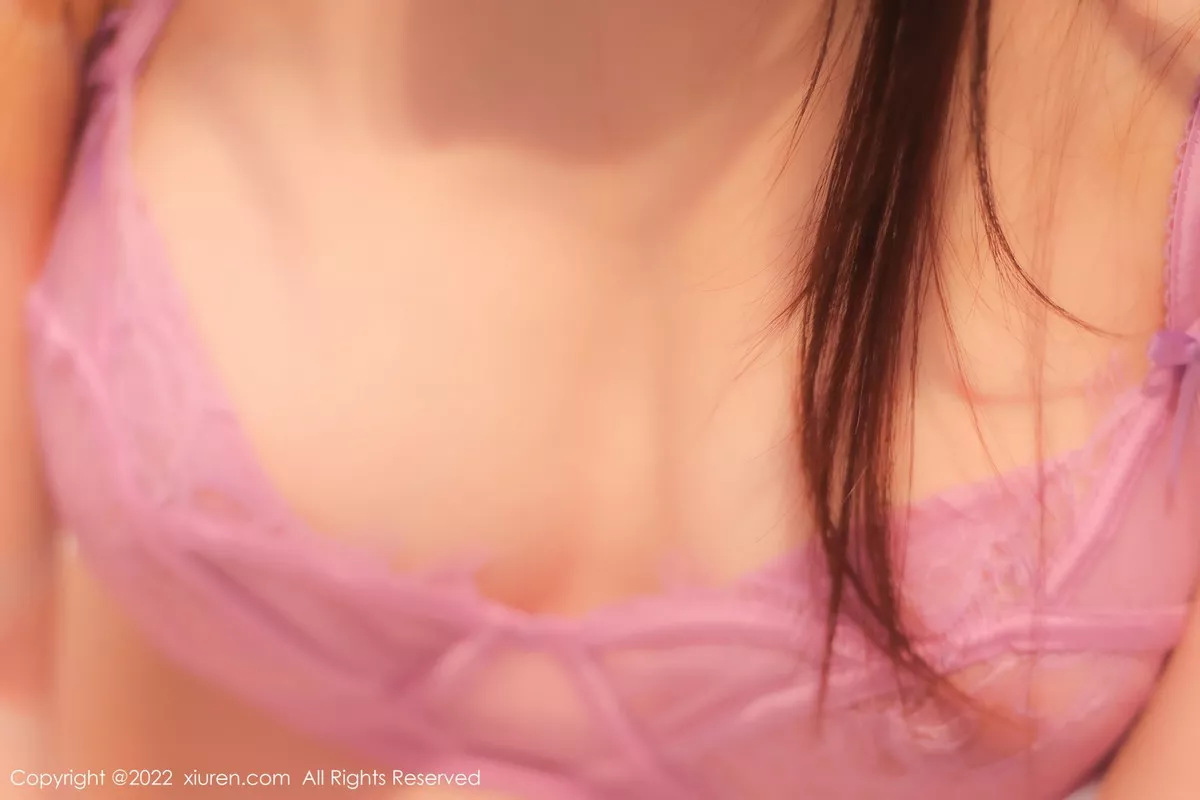 秀人集.com_[XiuRen秀人网]No.6016_模特白茹雪玫红色蕾丝情趣内衣配白丝吊袜秀惹火身材诱惑写真44P