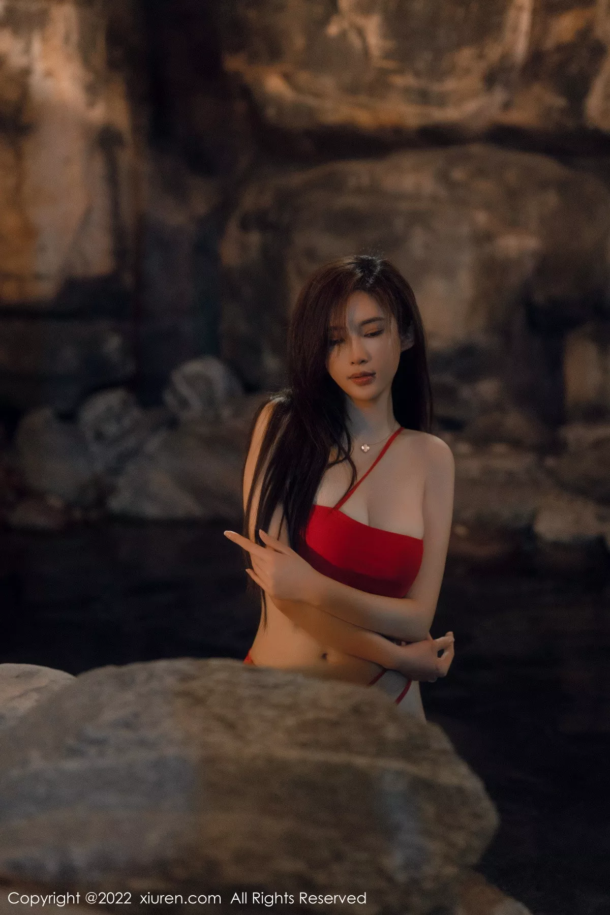 秀人集.com_[XiuRen秀人网]No.6014_女神Carol周妍希温泉场景性感红色比基尼秀丰满身材诱惑写真58P