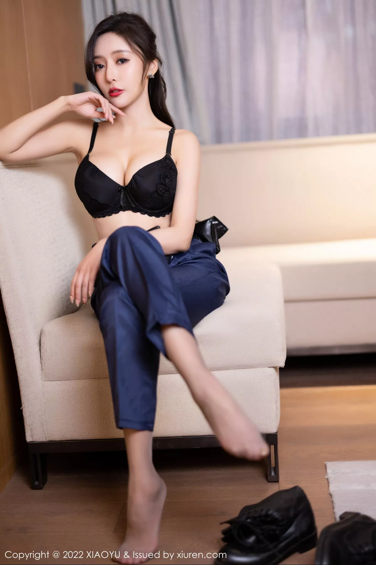 秀人集.com_[XiaoYu画语界]Vol.929_女神王馨瑶yanni脱蓝色女警官制服露黑色蕾丝内衣完美诱惑写真80P