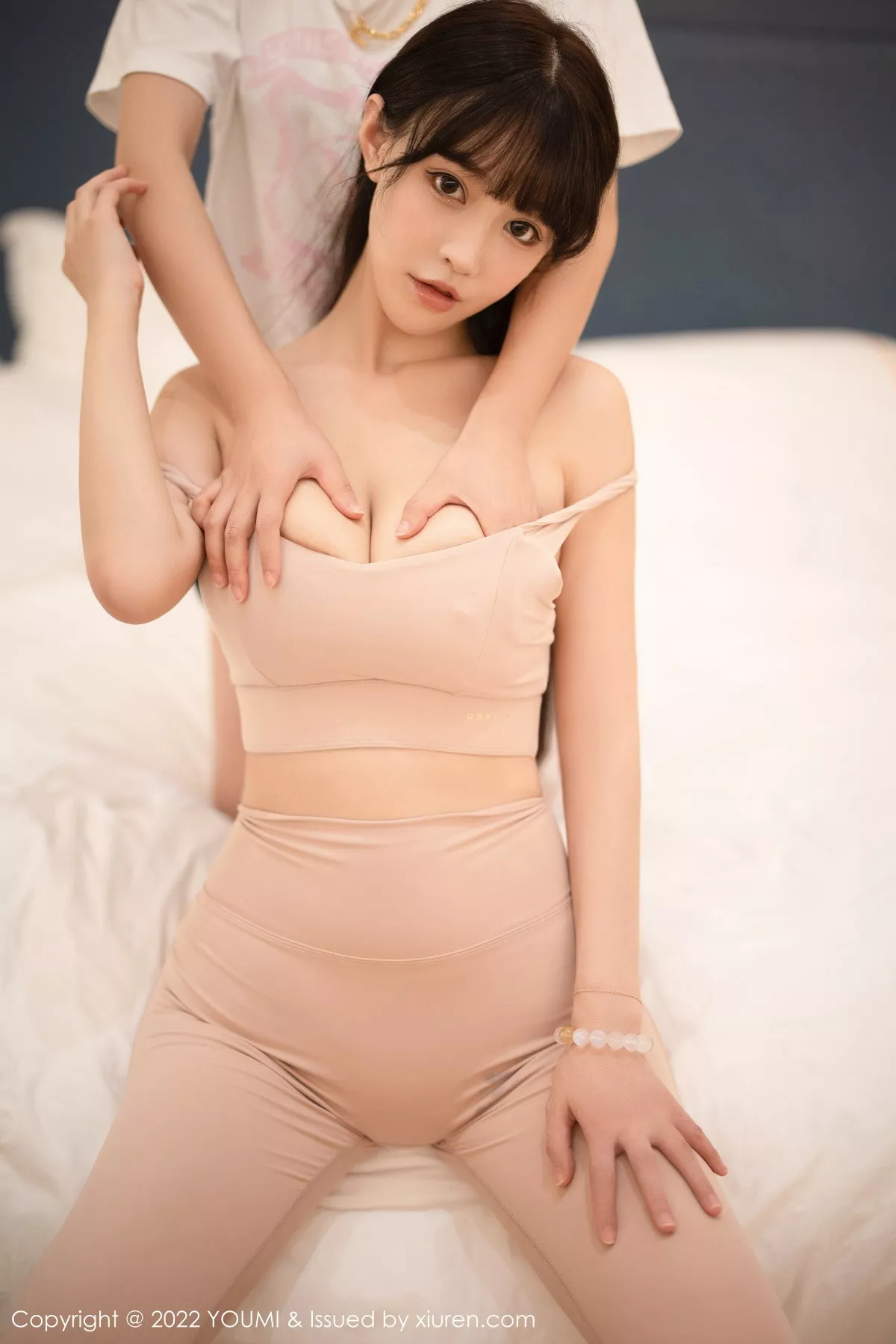 秀人集.com_[YouMi尤蜜荟]Vol.869_女神朱可儿Flora户外性感粉色服饰紧身秀丰满身材撩人诱惑写真110P