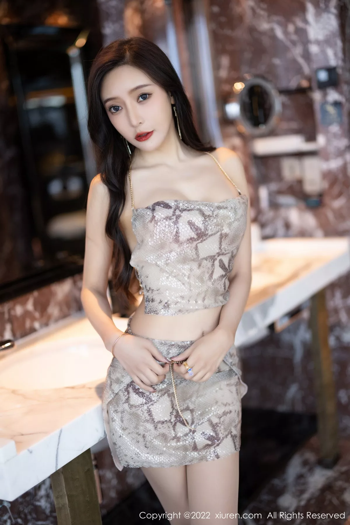 秀人集.com_[XiuRen秀人网]No.5920_女神王馨瑶yanni私房性感浅色吊带短装配超薄肉丝撩人诱惑写真82P