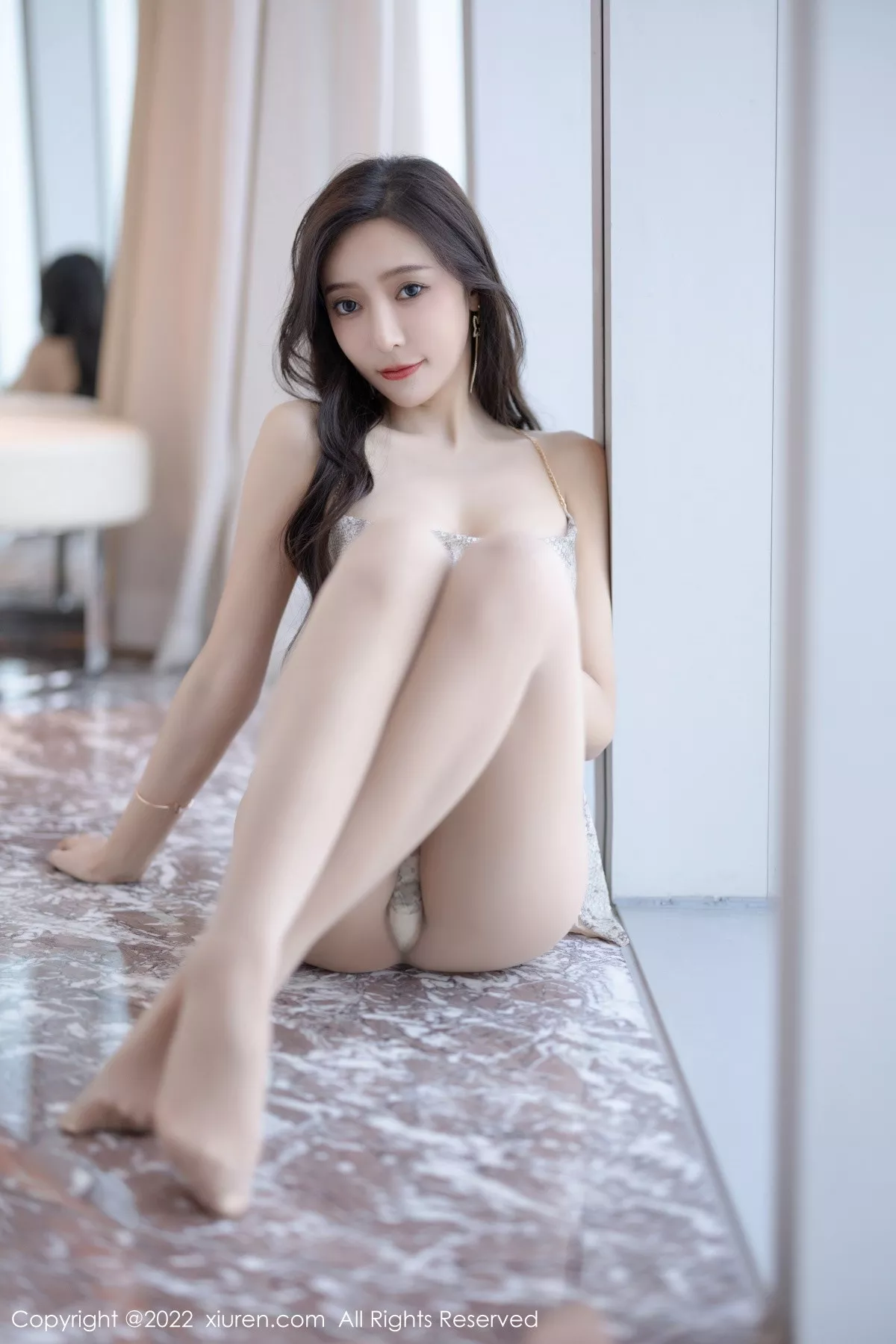 秀人集.com_[XiuRen秀人网]No.5920_女神王馨瑶yanni私房性感浅色吊带短装配超薄肉丝撩人诱惑写真82P