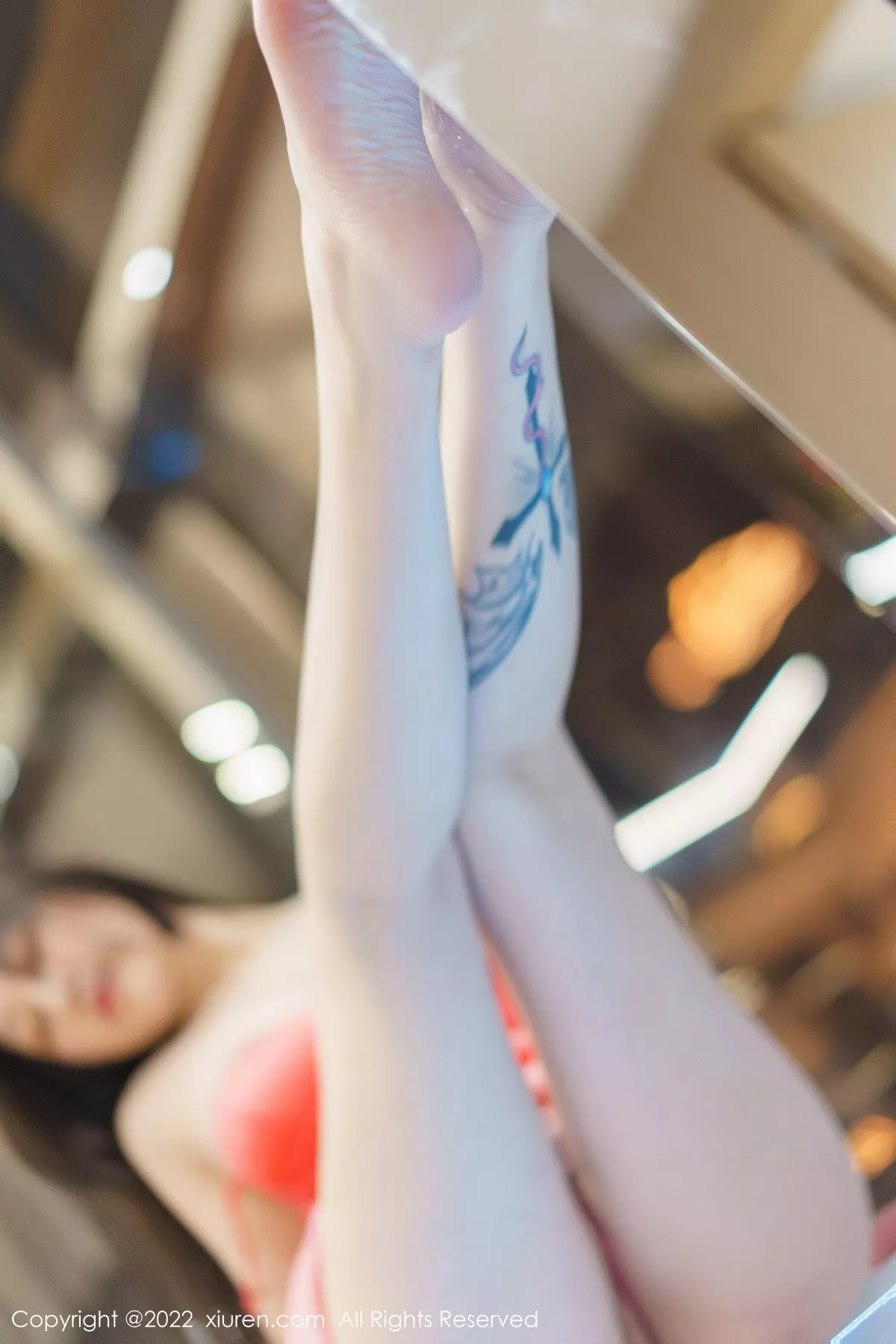 秀人集.com_[XiuRen秀人网]No.5921_女神妲己_Toxic性感红色吊带裙配超薄肉丝秀雪峰美臀诱惑写真59P