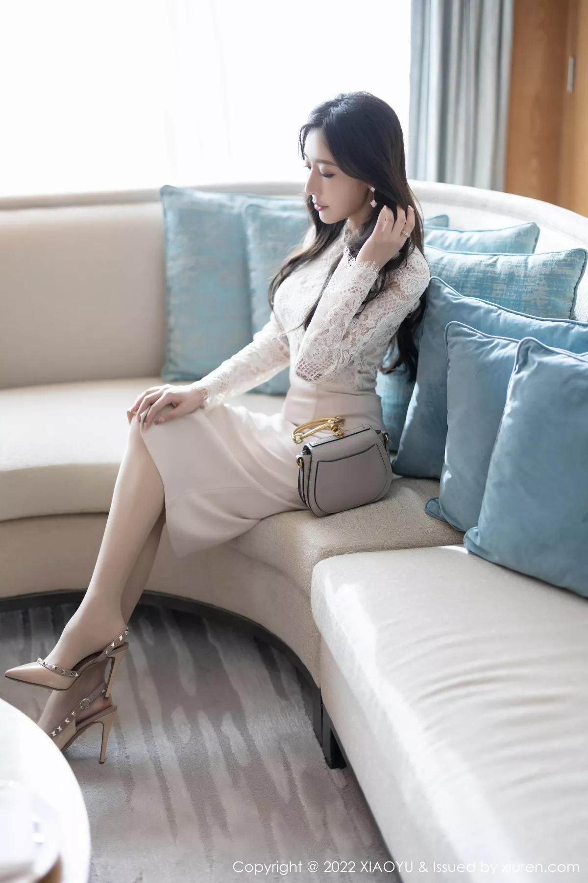 秀人集.com_[XiaoYu画语界]Vol.936_女神王馨瑶yanni都市丽人装扮性感紫色内衣配开档肉丝诱惑写真73P