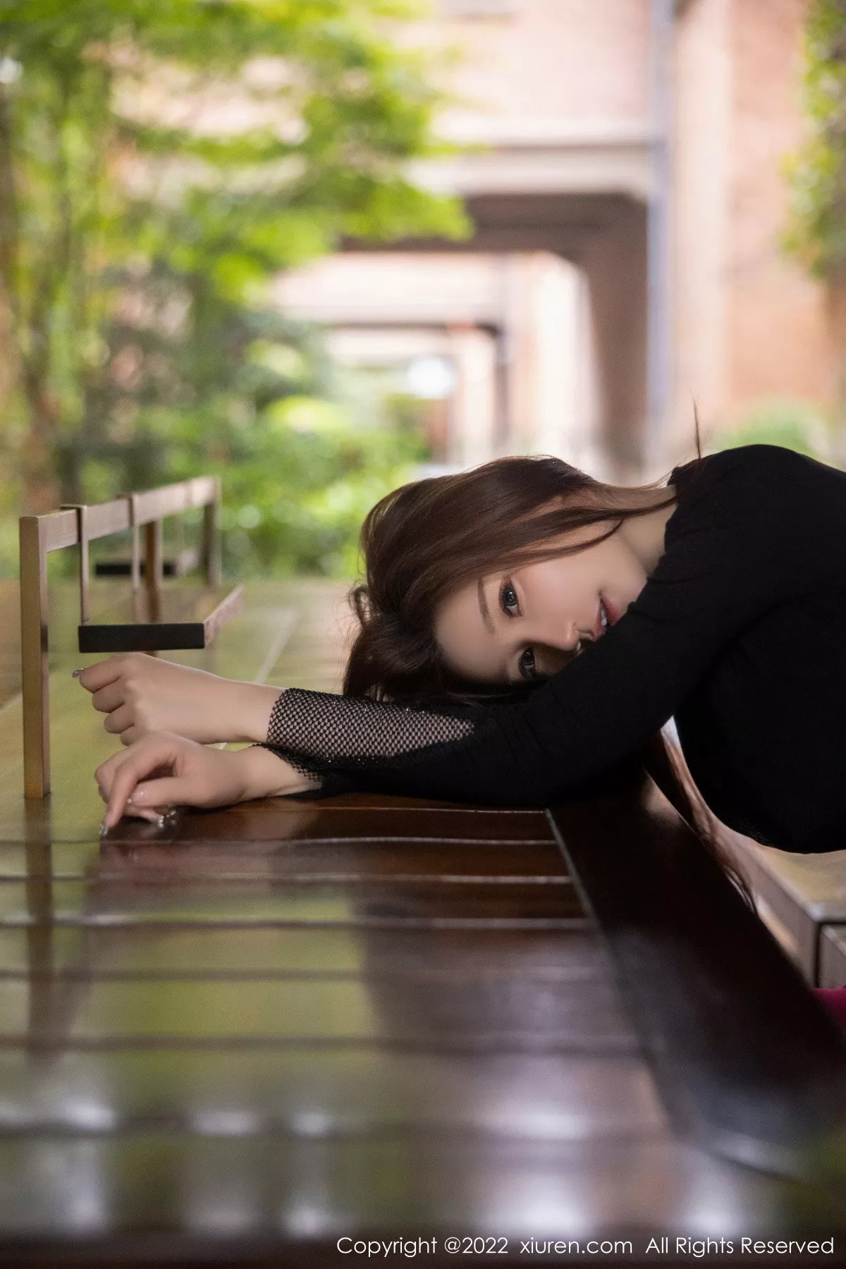 秀人集.com_[XiuRen秀人网]No.6069_模特顾乔楠Cora性感黑色收身连衣短裙半脱露黑色内衣诱惑写真87P