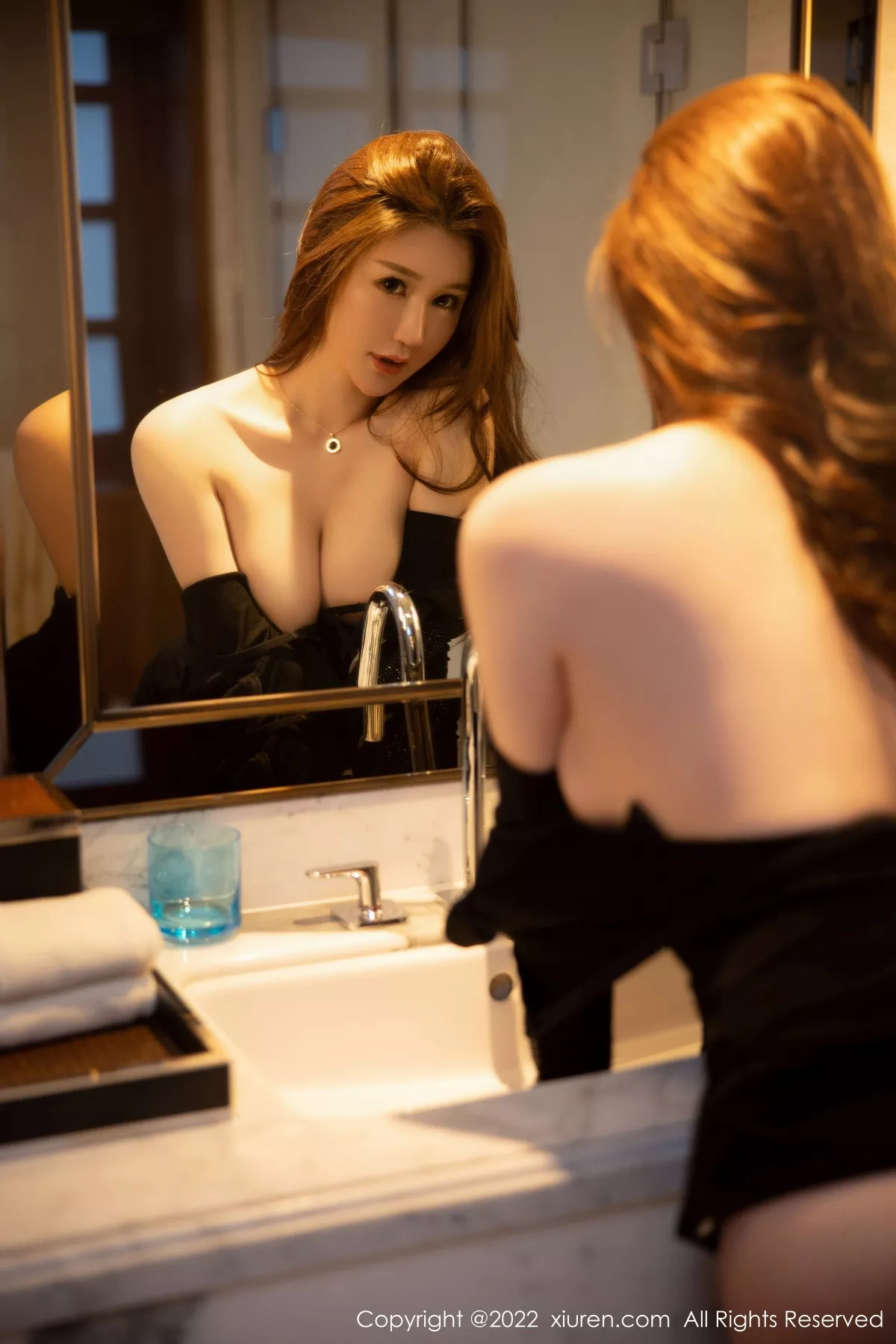 秀人集.com_[XiuRen秀人网]No.6069_模特顾乔楠Cora性感黑色收身连衣短裙半脱露黑色内衣诱惑写真87P