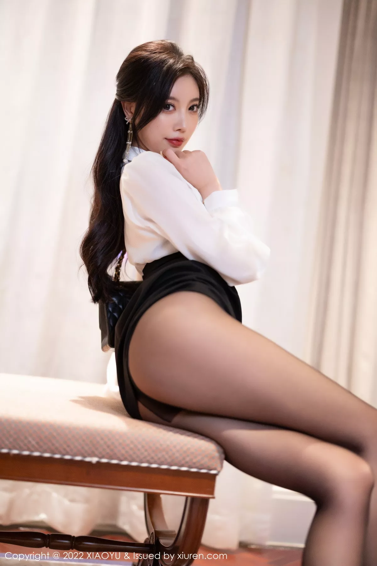 秀人集.com_[XiaoYu画语界]Vol.936_女神杨晨晨Yome性感白T配黑短裙露蓝色内衣超薄黑丝诱惑写真82P