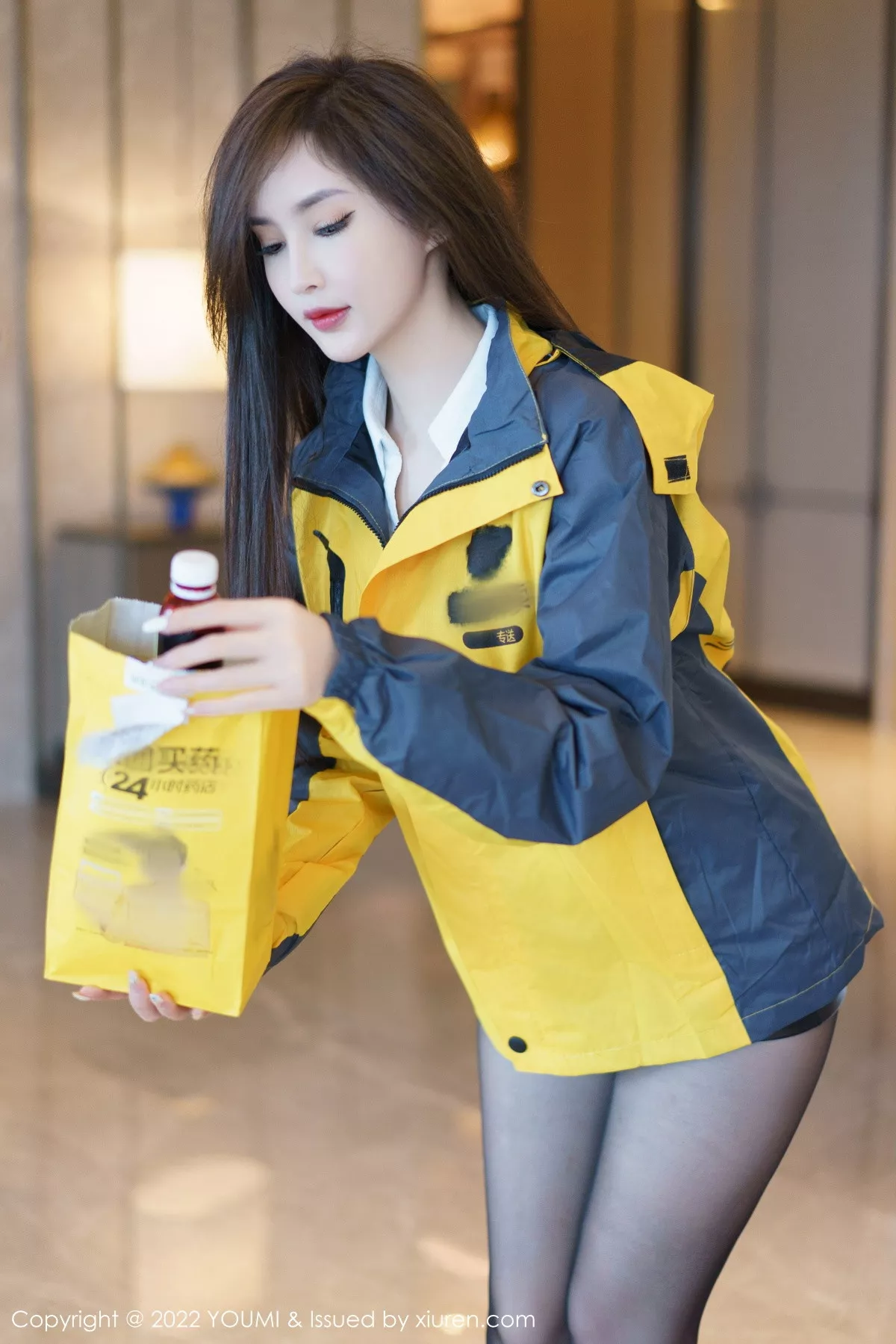 秀人集.com_[YouMi尤蜜荟]Vol.884_女神Carol周妍希角色扮演白上衣配皮短裙露黑色内衣诱惑写真108P