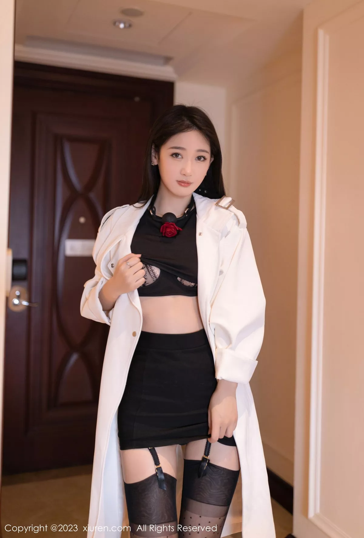 秀人集.com_[XiuRen秀人网]No.6079_模特唐安琪脱白色外衣露黑色轻透蕾丝内衣配黑丝吊袜诱惑写真83P