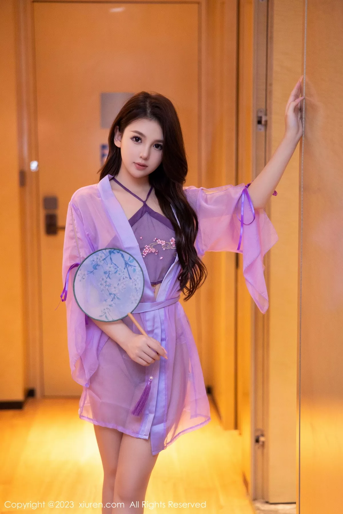 秀人集.com_[XiuRen秀人网]No.6077_模特美羊羊性感紫色古装服饰半脱露丁字裤秀翘臀美腿诱惑写真83P