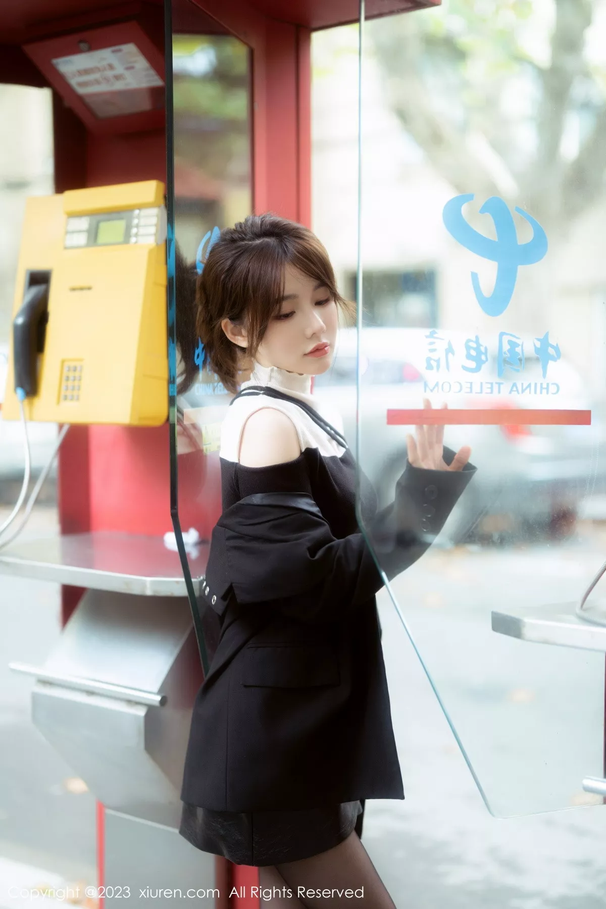 秀人集.com_[XiuRen秀人网]No.6080_模特婠婠么性感黑上衣配黑皮短裙露超薄无内黑丝撩人诱惑写真79P