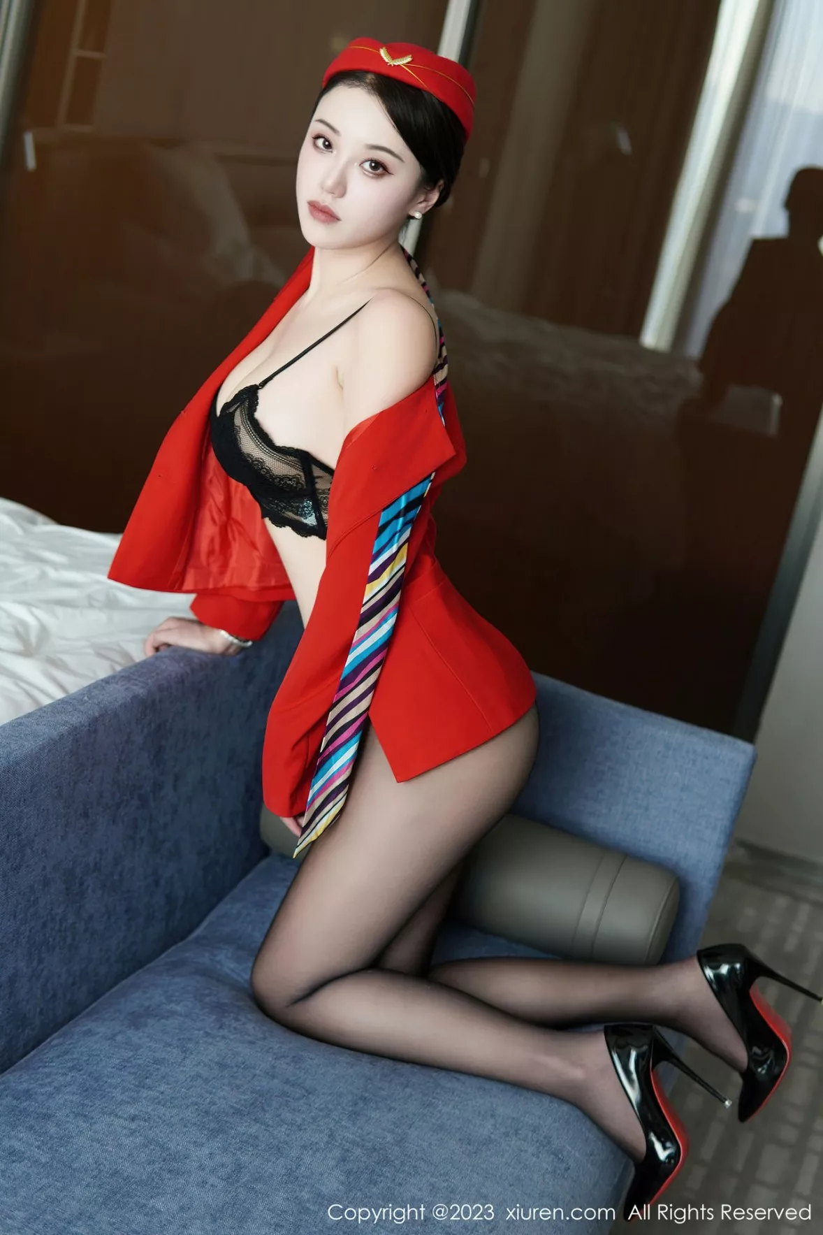 秀人集.com_[XiuRen秀人网]No.6088_模特米娜MnaL私房脱性感空姐制服露黑色蕾丝内衣撩人诱惑写真72P