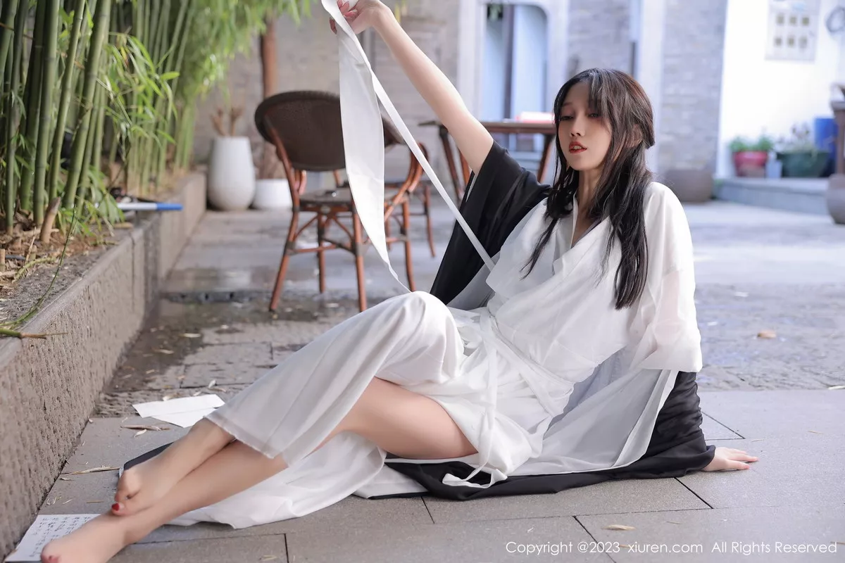 秀人集.com_[XiuRen秀人网]No.6094_模特玥儿玥er海南旅拍脱白色古装服饰露性感内衣撩人诱惑写真55P
