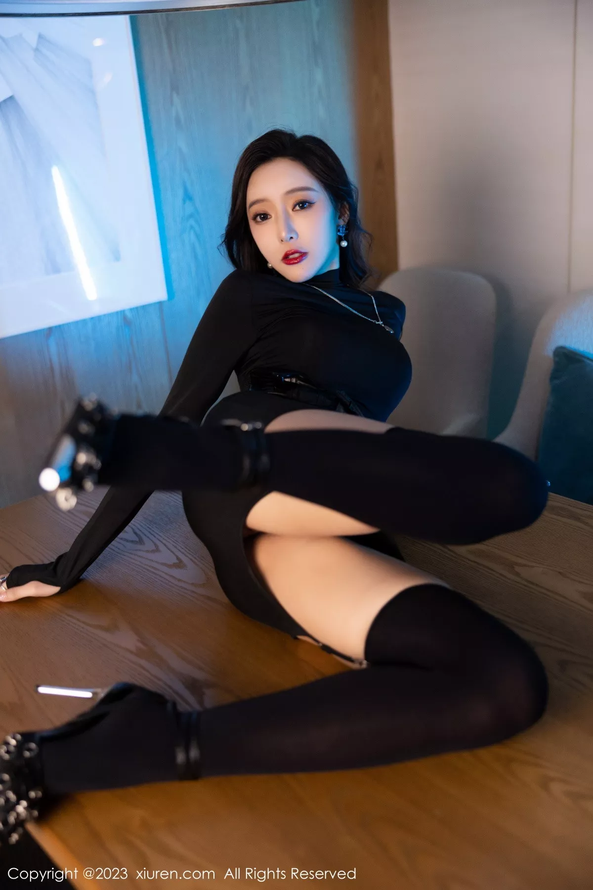 秀人集.com_[XiuRen秀人网]No.6099_女神王馨瑶yanni黑色紧身服饰露暗红色蕾丝内衣完美诱惑写真77P