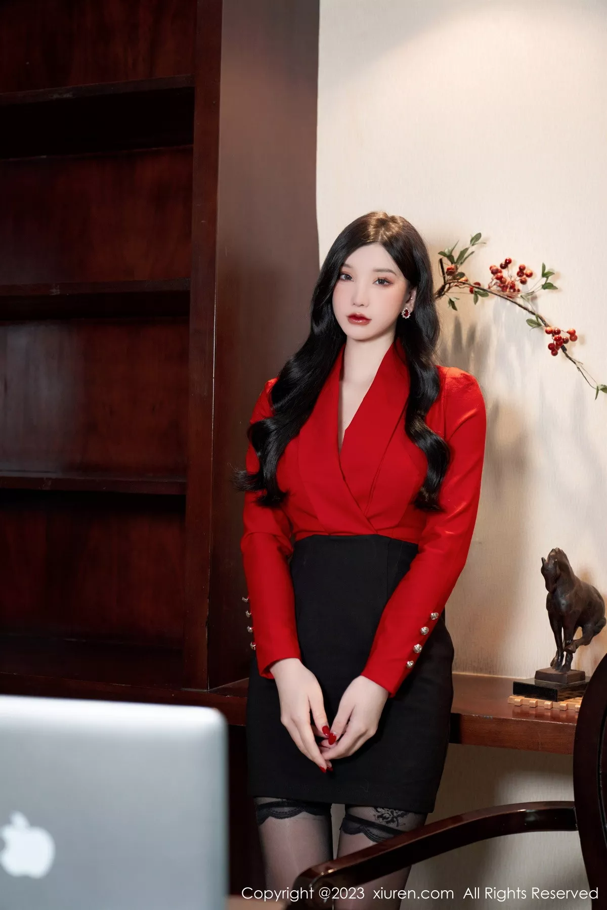 秀人集.com_[XiuRen秀人网]No.6101_女神周于希Sally办公室秘密主题脱制服露黑色蕾丝内衣诱惑写真84P