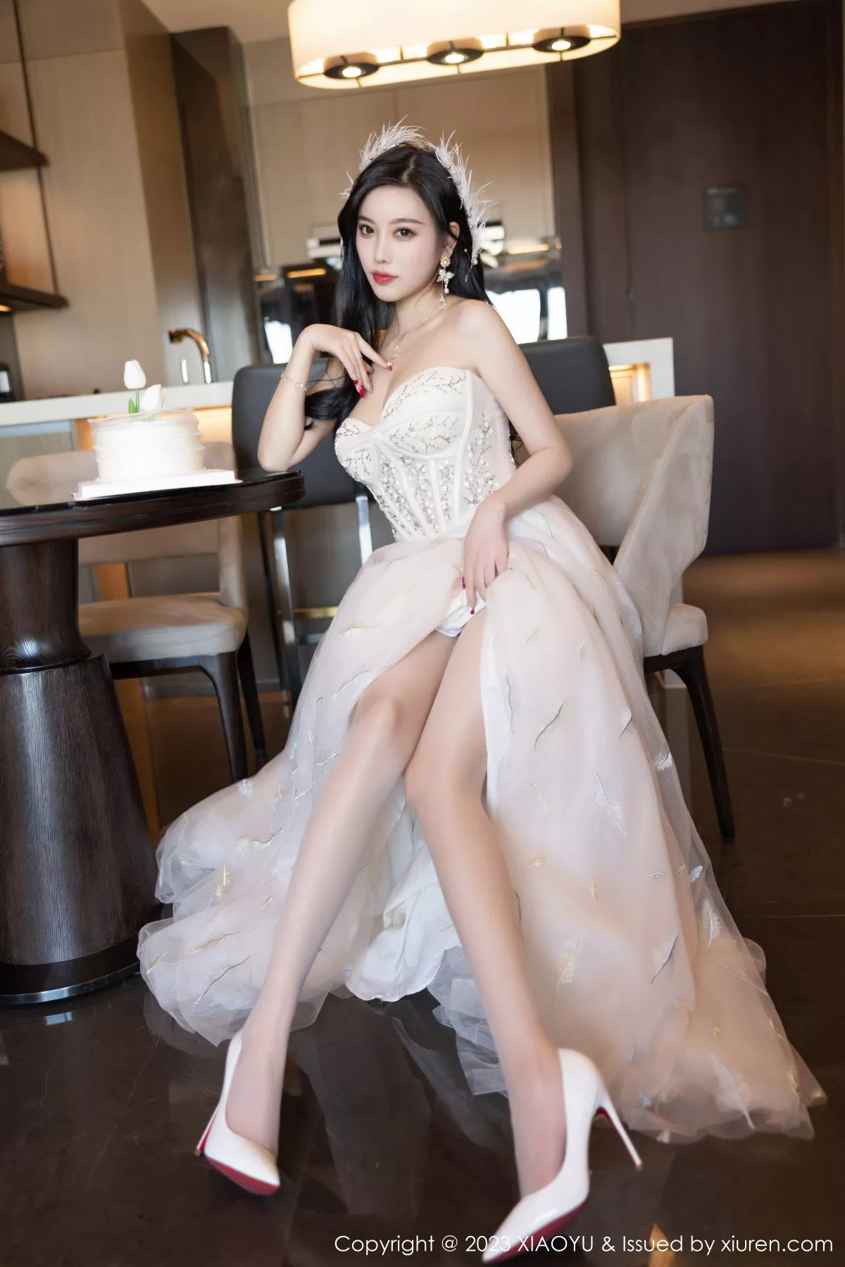 秀人集.com_[XiaoYu画语界]Vol.941_女神杨晨晨Yome生日主题脱连衣长裙露火辣身材极致诱惑写真120P