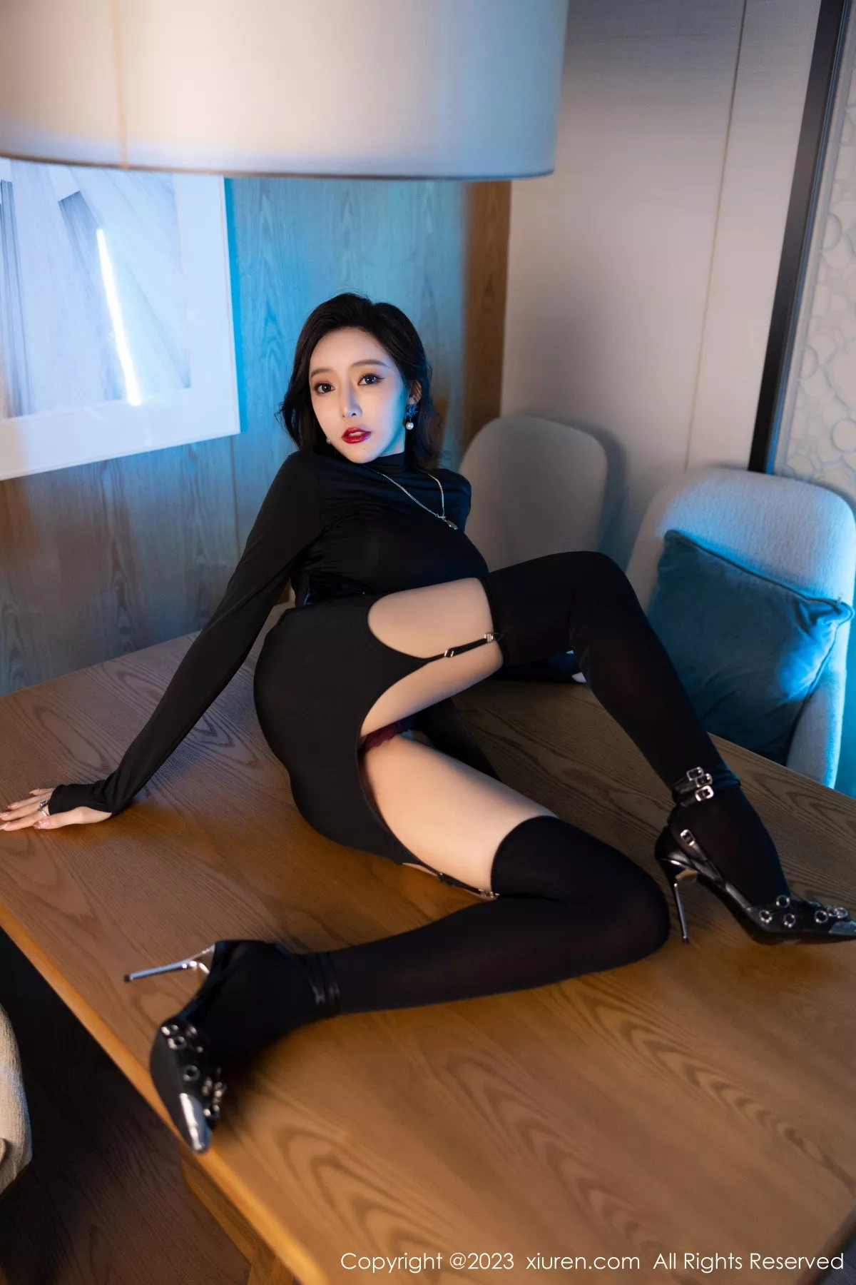 秀人集.com_[XiuRen秀人网]No.6099_女神王馨瑶yanni黑色紧身服饰露暗红色蕾丝内衣完美诱惑写真77P