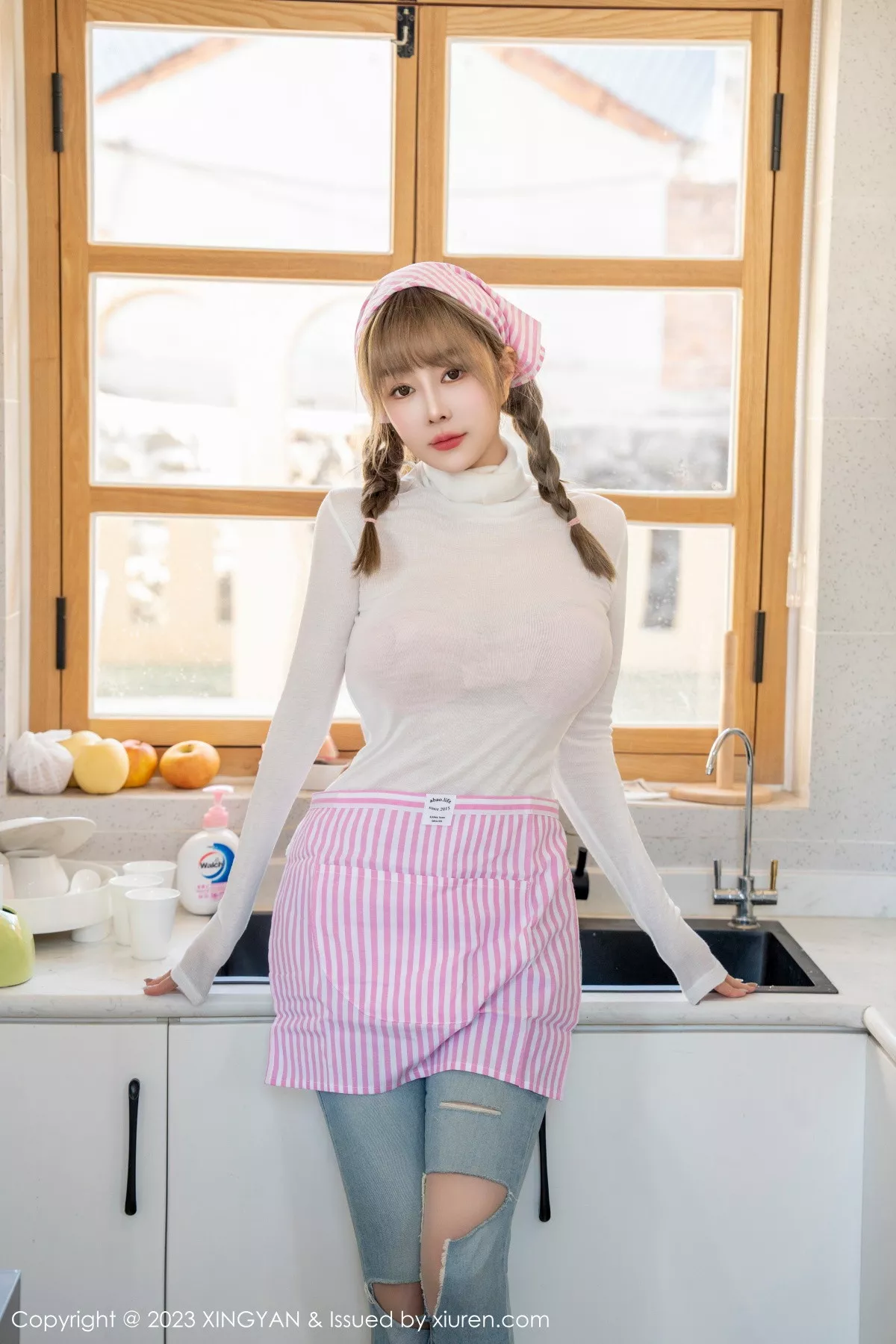 秀人集.com_[XINGYAN星颜社]VOL.165_女神王雨纯私房半脱露性感粉色内衣配开档肉丝秀翘臀诱惑写真78P