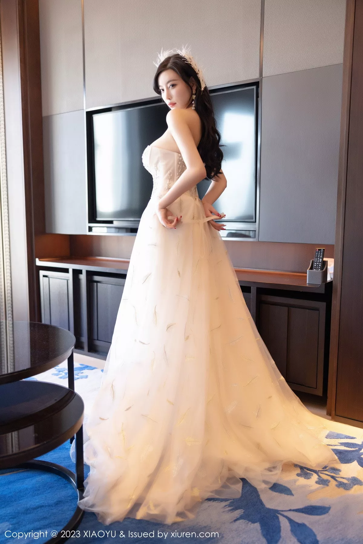 秀人集.com_[XiaoYu画语界]Vol.941_女神杨晨晨Yome生日主题脱连衣长裙露火辣身材极致诱惑写真120P