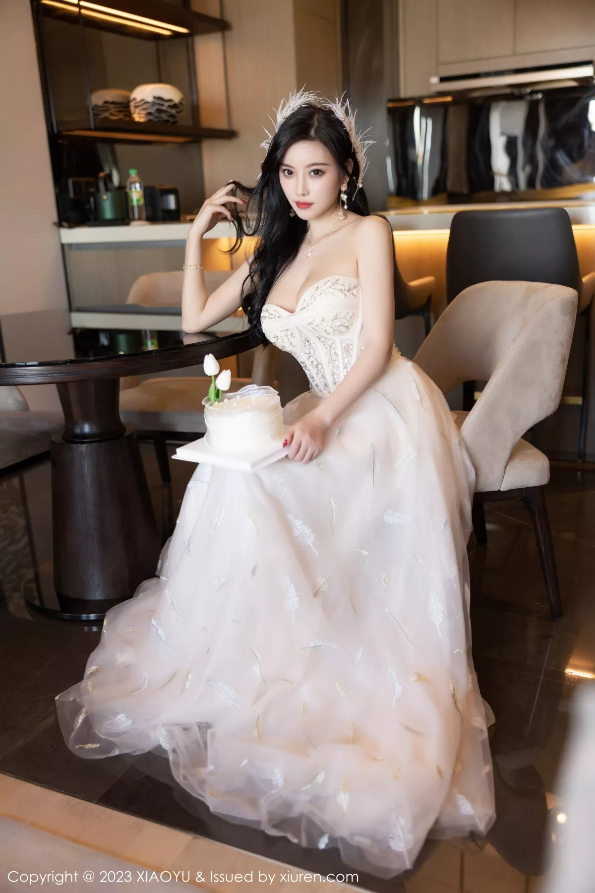 秀人集.com_[XiaoYu画语界]Vol.941_女神杨晨晨Yome生日主题脱连衣长裙露火辣身材极致诱惑写真120P