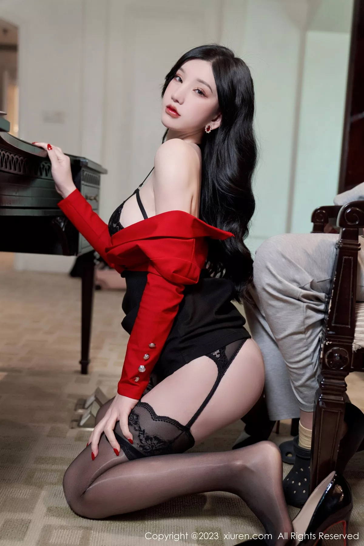 秀人集.com_[XiuRen秀人网]No.6101_女神周于希Sally办公室秘密主题脱制服露黑色蕾丝内衣诱惑写真84P