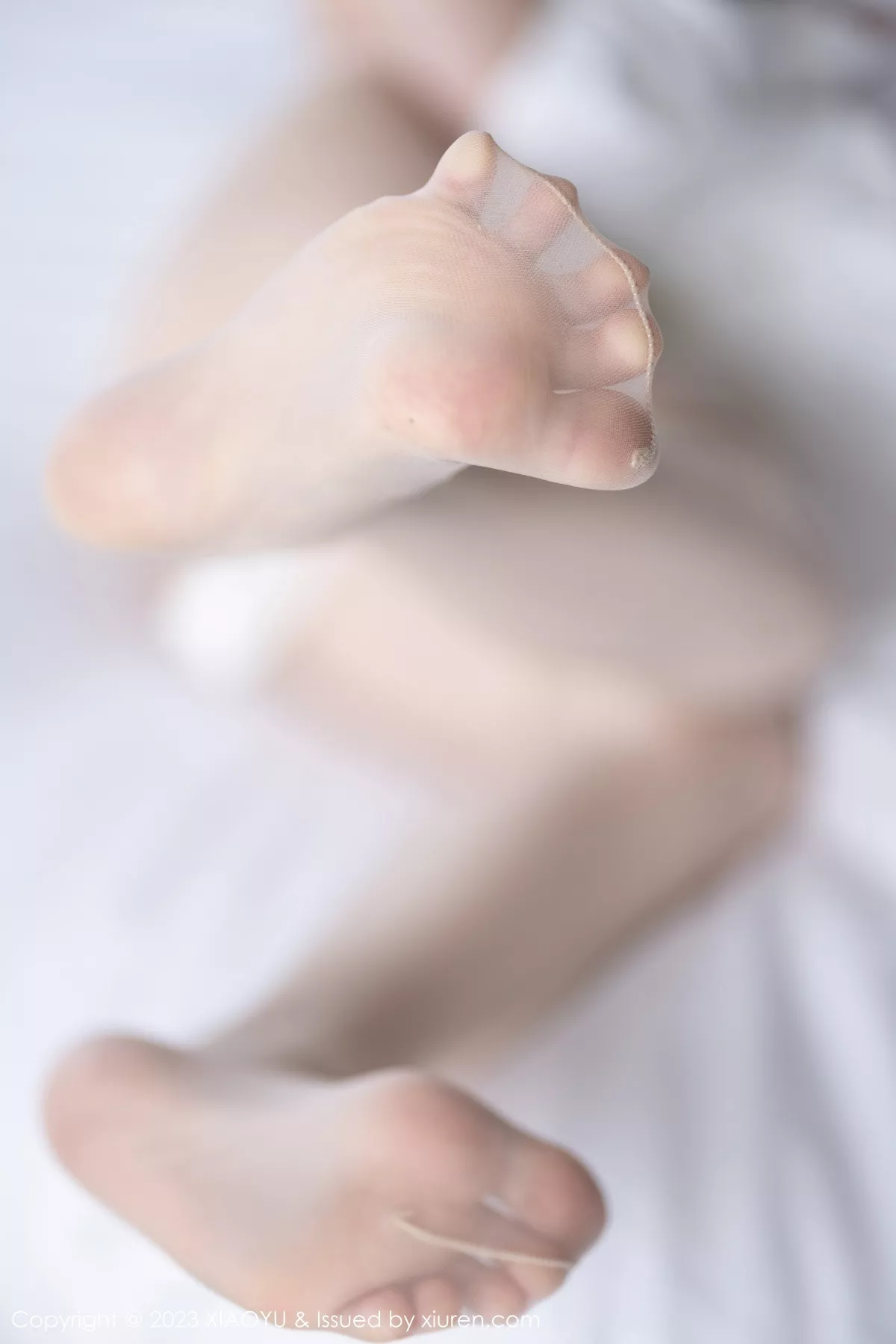 秀人集.com_[XiaoYu画语界]Vol.943_模特豆瓣酱半脱露性感白T配超薄无内肉丝秀丰满身材诱惑写真84P