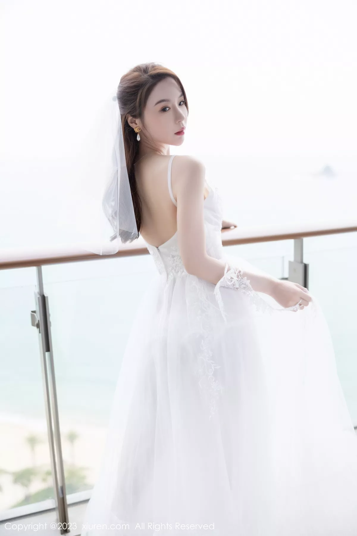 秀人集.com_[XiuRen秀人网]No.6120_模特梦心玥性感白色婚纱服饰配白丝袜秀高挑身姿迷人诱惑写真87P