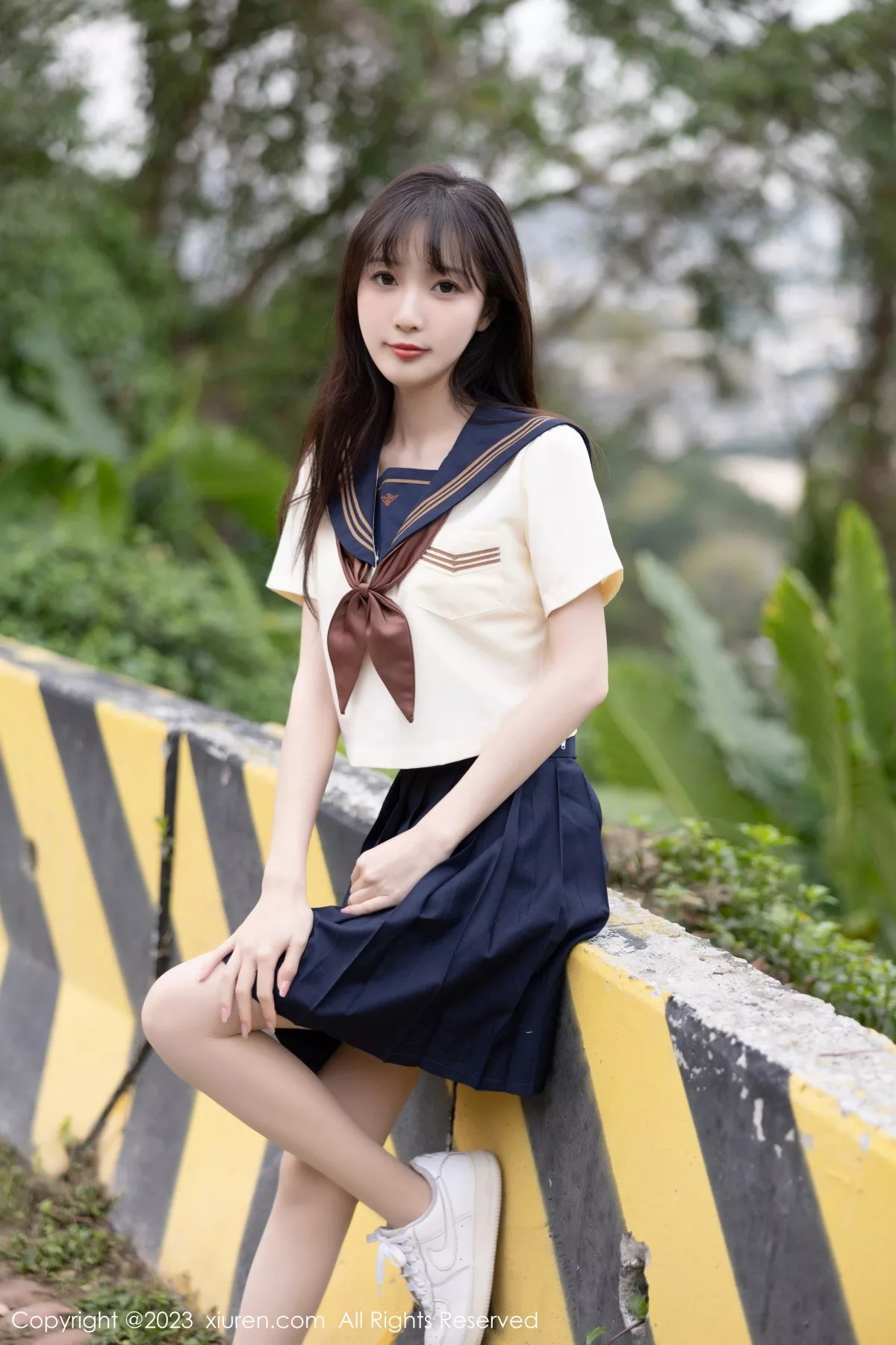 秀人集.com_[XiuRen秀人网]No.6126_模特林星阑海南岛旅拍脱学妹制服露白色内衣原色丝袜诱惑写真81P