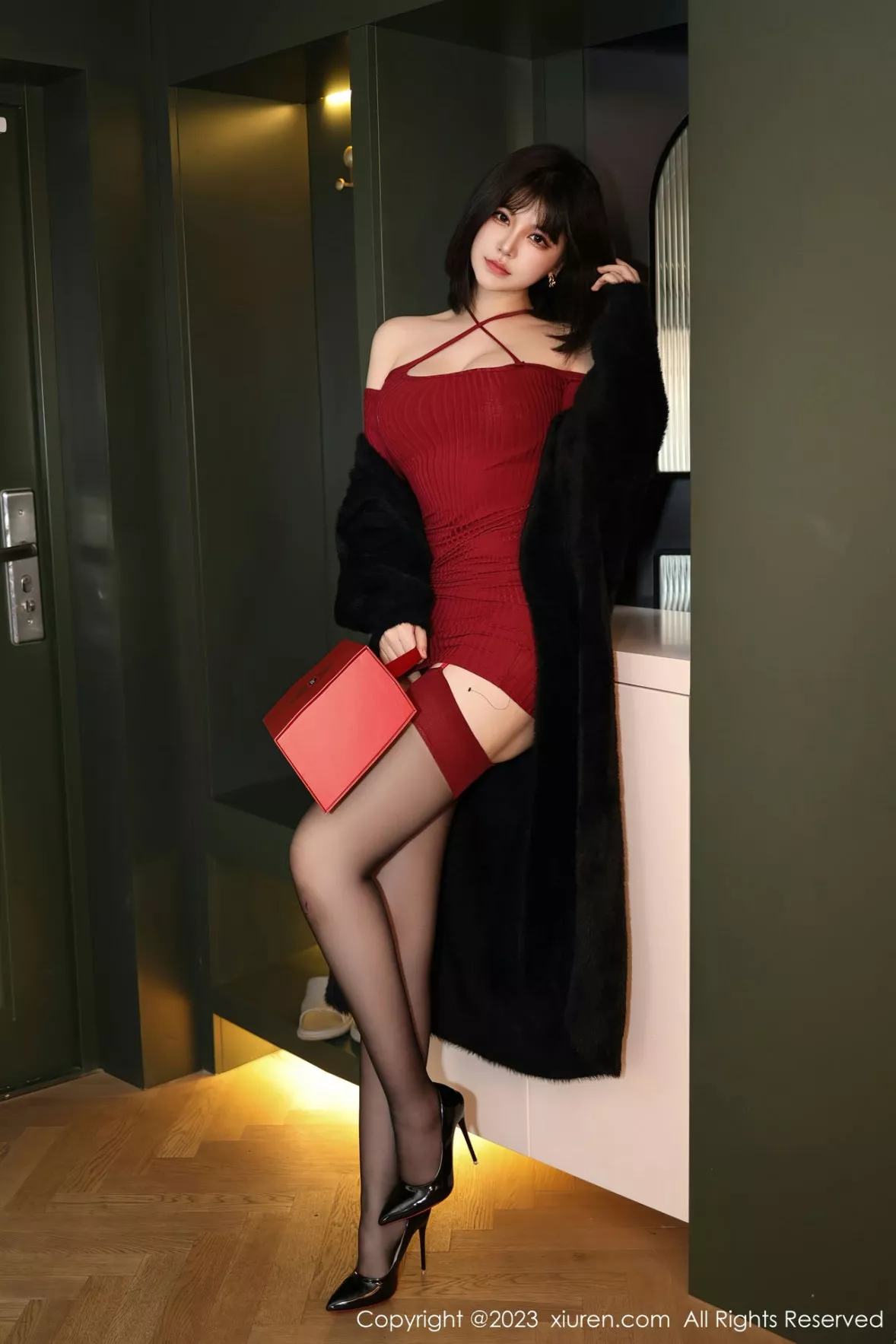 秀人集.com_[XiuRen秀人网]No.6144_模特桃桃子红色收身连衣短露黑色蕾丝内衣秀曼妙身姿诱惑写真81P