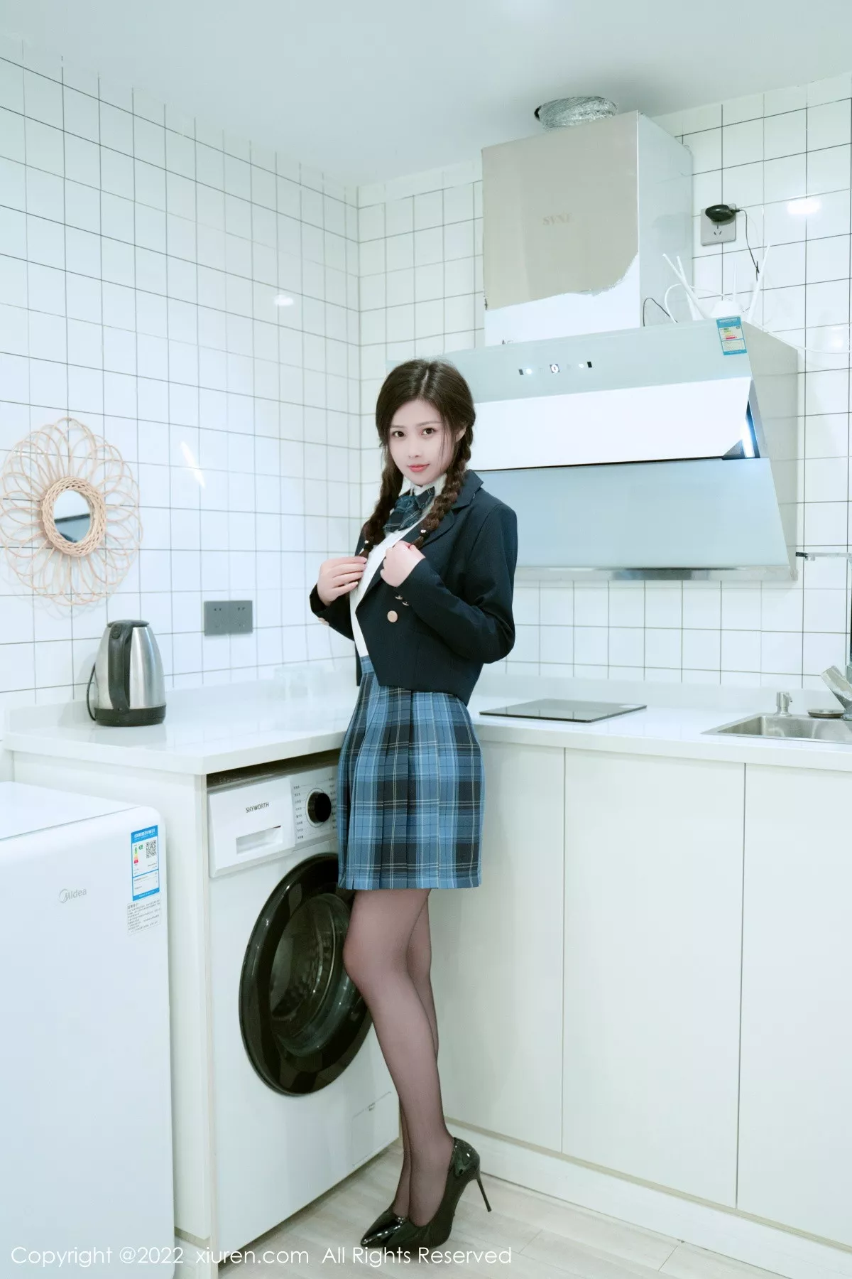 秀人集.com_[XiuRen秀人网]No.6029_模特星萌性感制服诱惑半脱露轻透蕾丝内衣配黑丝吊袜诱惑写真60P