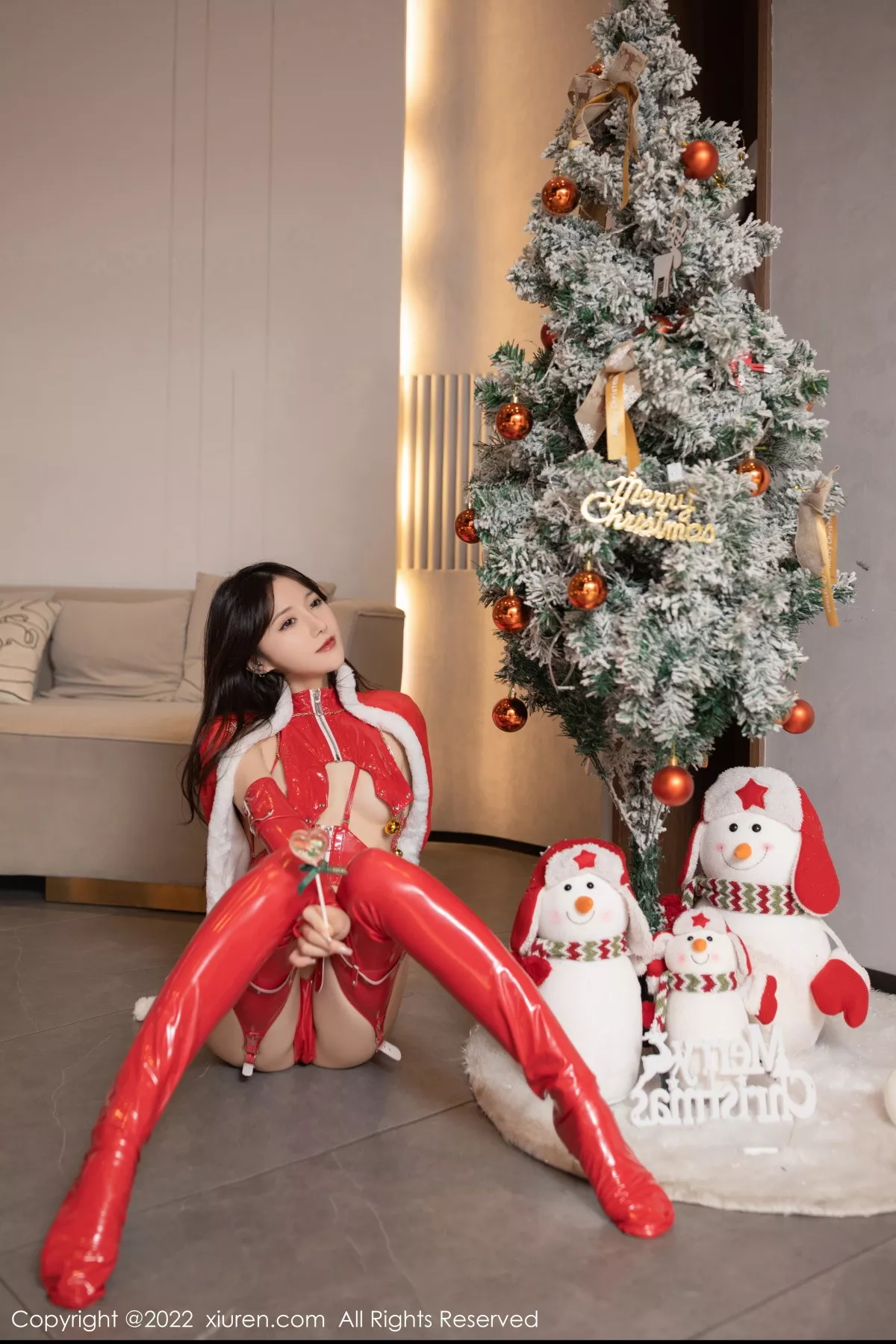 秀人集.com_[XiuRen秀人网]No.6037_模特鱼子酱Fish圣诞主题红色皮质情趣服饰秀曼妙身姿诱惑写真81P