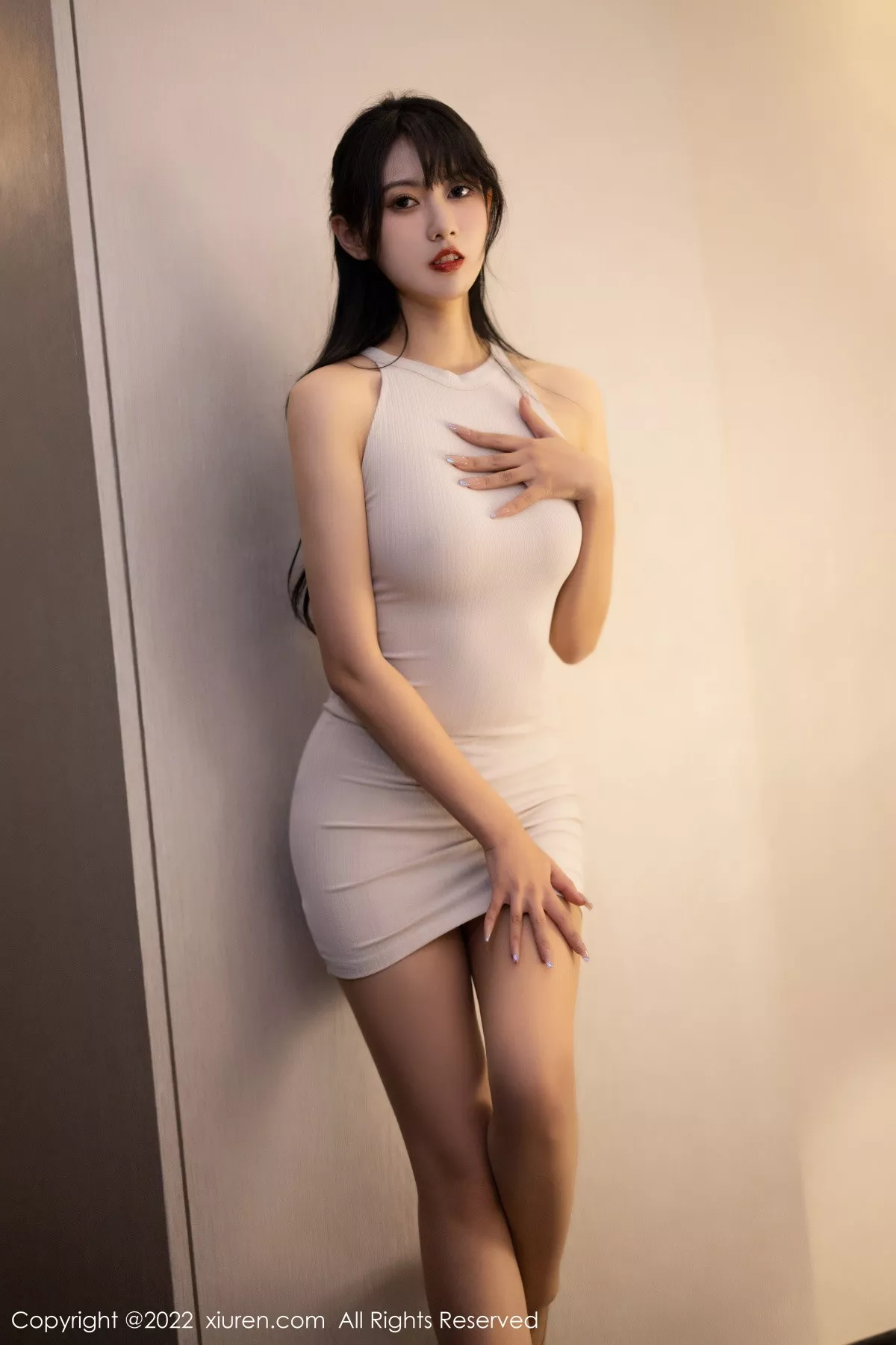 秀人集.com_[XiuRen秀人网]No.6043_模特林子遥性感浅灰色连衣短裙配超薄肉丝秀曼妙身姿迷人写真70P