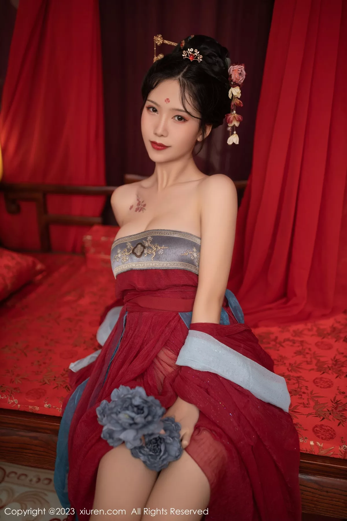 秀人集.com_[XiuRen秀人网]No.6154_模特利世歌姬角色扮演性感红色古装服低胸秀完美身材诱惑写真71P