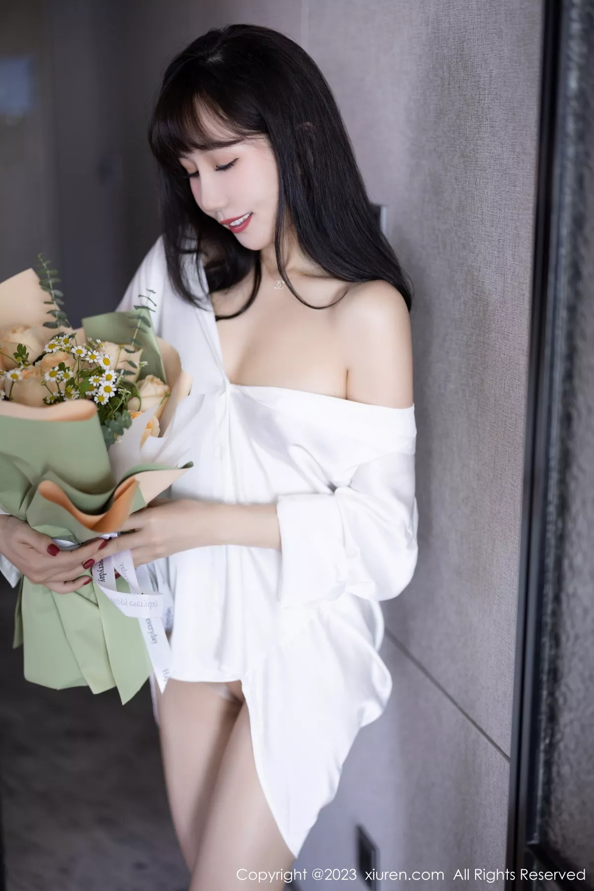 秀人集.com_[XiuRen秀人网]No.6153_模特波巧酱海南岛旅拍性感白T配原色丝袜秀曼妙身姿诱惑写真82P