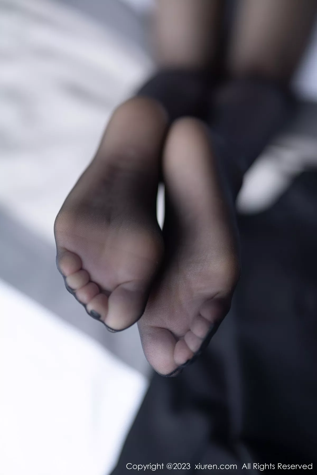 秀人集.com_[XiuRen秀人网]No.6194_模特程程程-海南岛旅拍半脱露红色蕾丝内衣配超薄黑丝诱惑写真81P