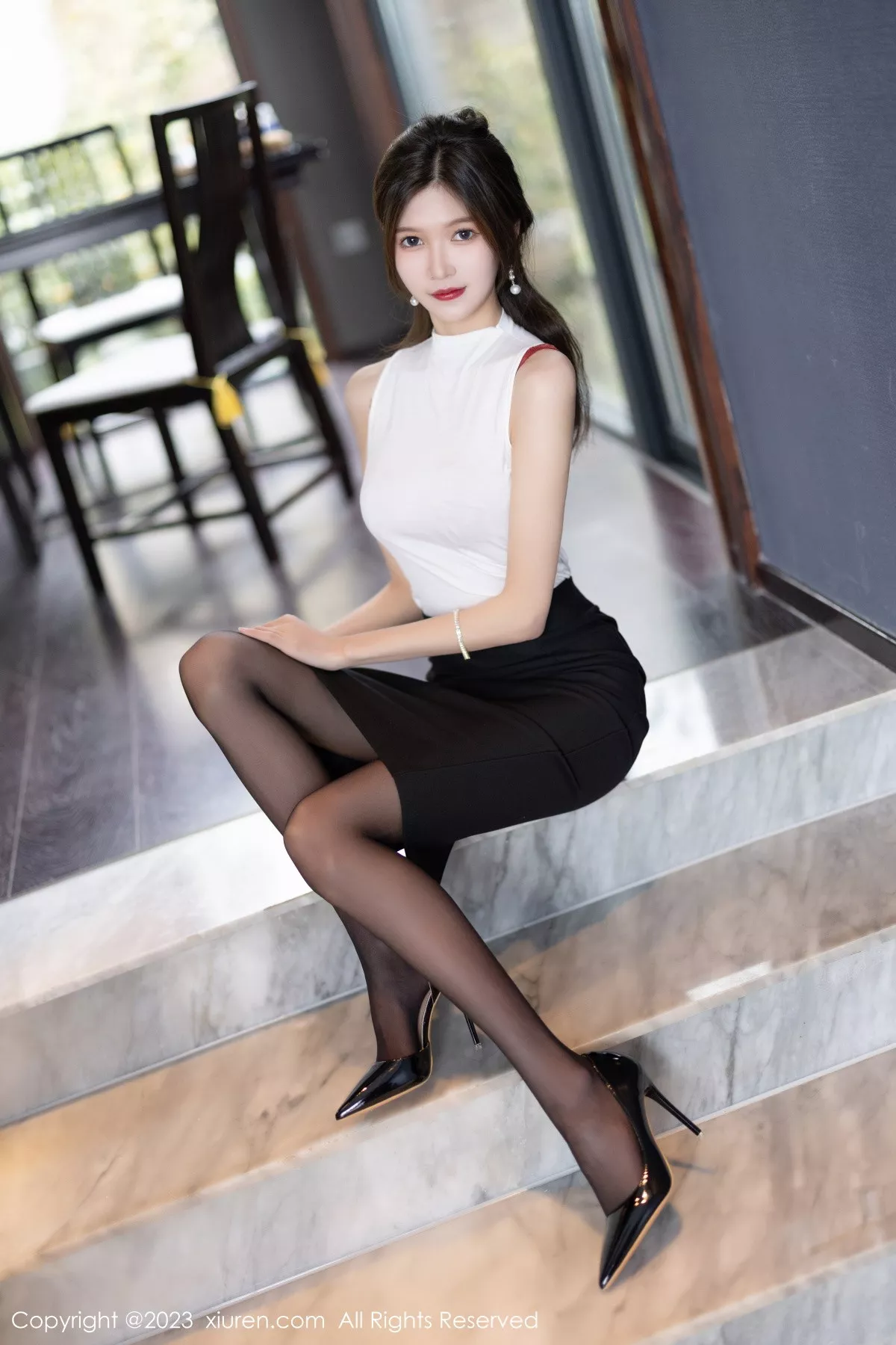 秀人集.com_[XiuRen秀人网]No.6194_模特程程程-海南岛旅拍半脱露红色蕾丝内衣配超薄黑丝诱惑写真81P