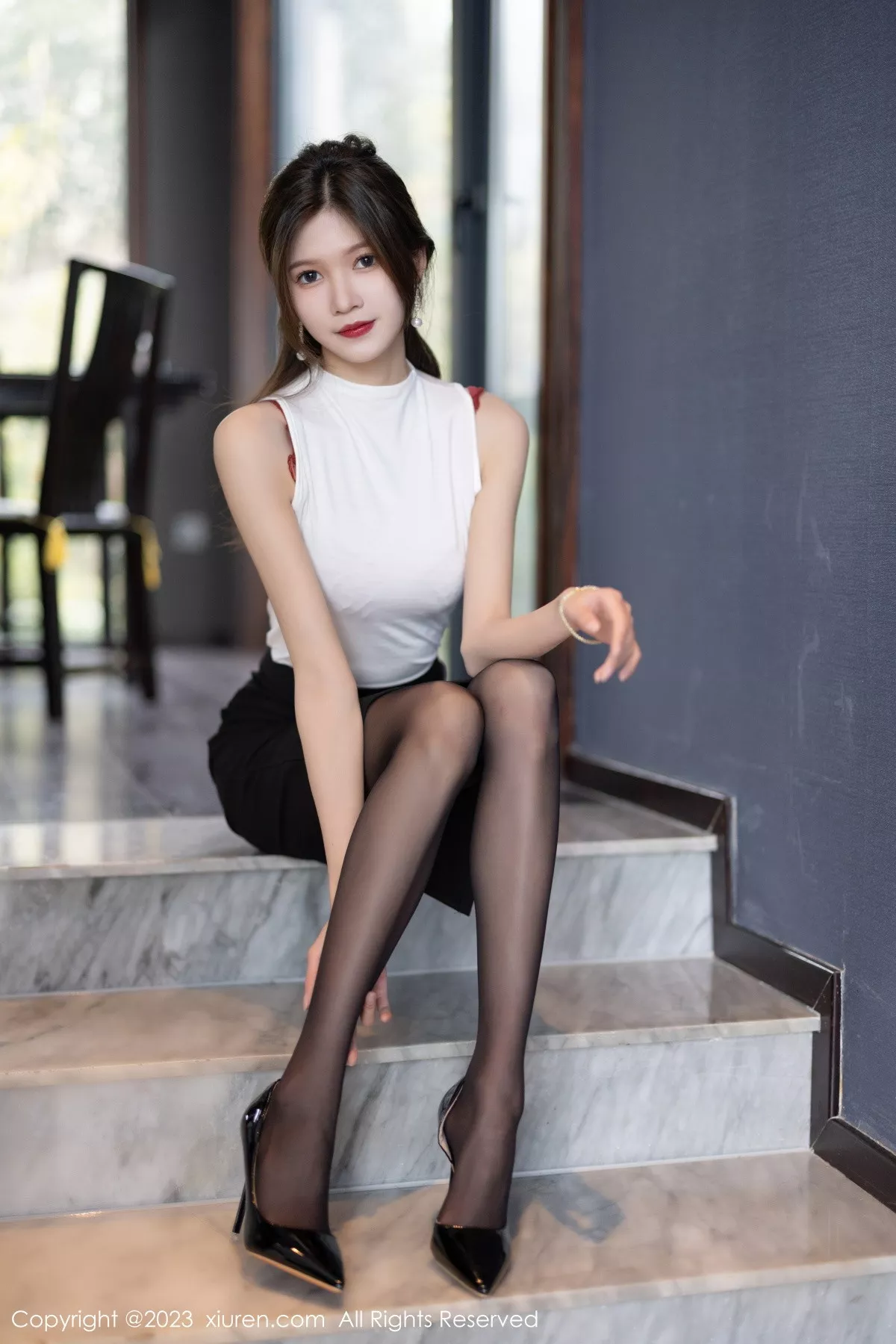 秀人集.com_[XiuRen秀人网]No.6194_模特程程程-海南岛旅拍半脱露红色蕾丝内衣配超薄黑丝诱惑写真81P