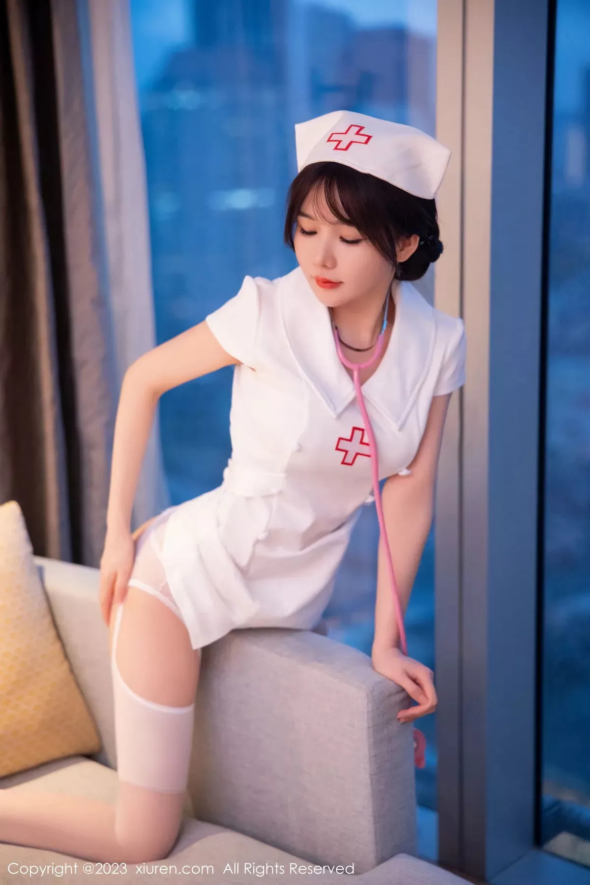秀人集.com_[XiuRen秀人网]No.6221_模特婠婠么性感白色情趣护士服配白丝吊袜秀曼妙身姿绝美写真81P