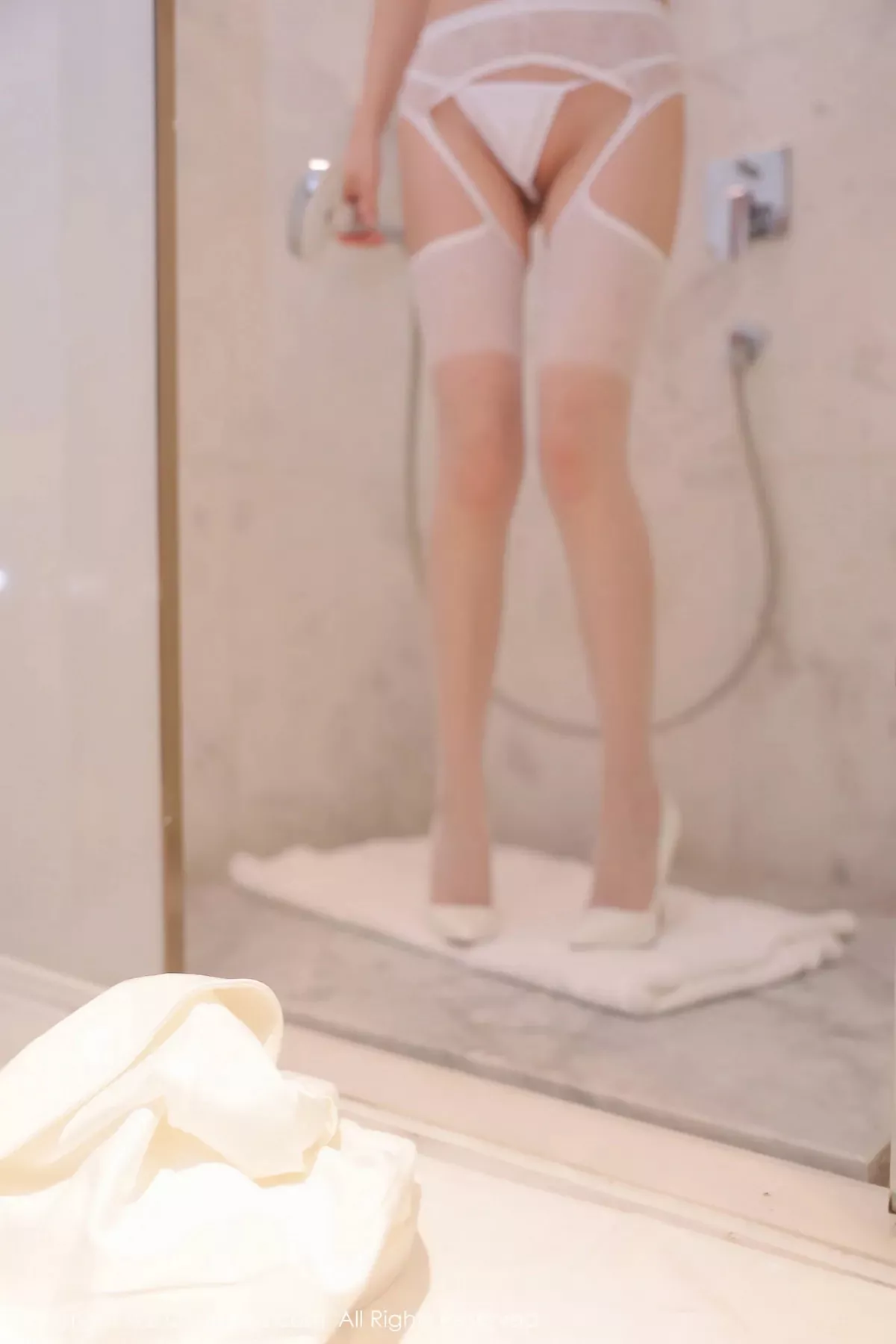 秀人集.com_[XiuRen秀人网]No.6221_模特婠婠么性感白色情趣护士服配白丝吊袜秀曼妙身姿绝美写真81P