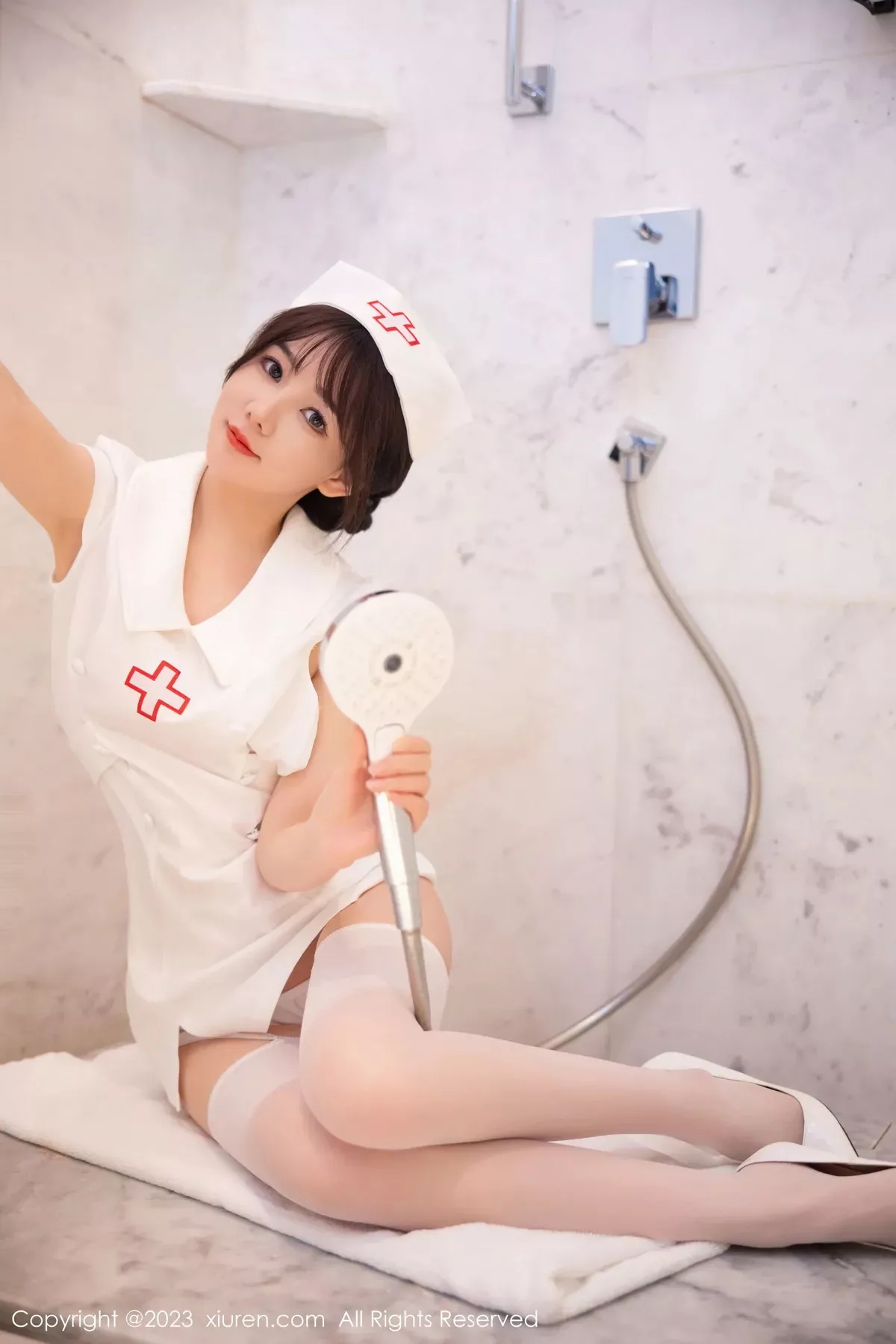 秀人集.com_[XiuRen秀人网]No.6221_模特婠婠么性感白色情趣护士服配白丝吊袜秀曼妙身姿绝美写真81P