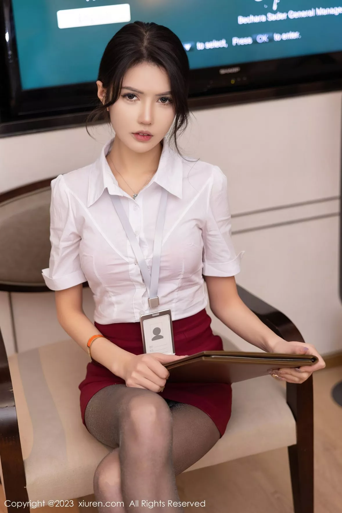 秀人集.com_[XiuRen秀人网]No.6232_模特媛媛酱belle性感白T配暗红色短裙露超薄无内黑丝诱惑写真103P