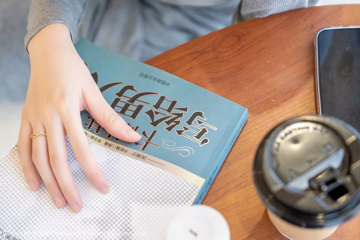 秀人集.com_[XINGYAN星颜社]VOL.171_女神王雨纯脱灰色休闲装露轻透连体衣配开档黑丝惹火诱惑写真78P